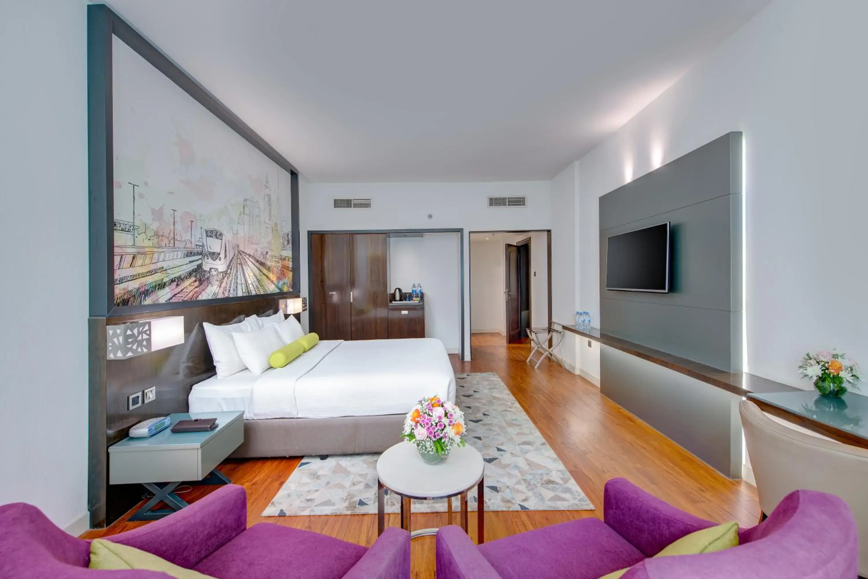 Luxuria Suite with King Bed Non-Smoking in Howard Johnson Plaza by Wyndham Dubai Deira Luxuria Suite with King Bed Non-Smoking in Howard Johnson Plaza by Wyndham Dubai Deira