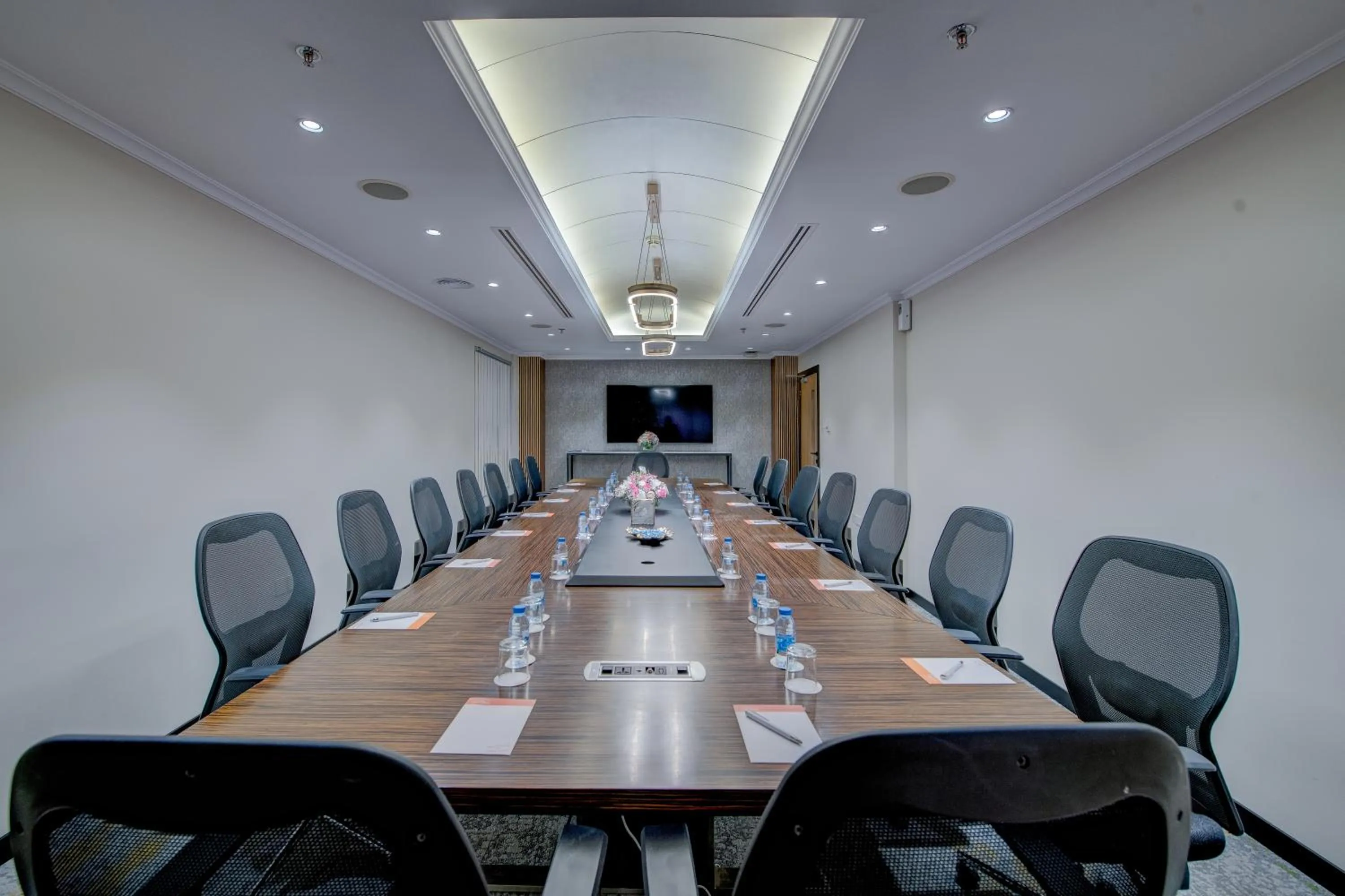 Meeting/conference room in Howard Johnson Plaza by Wyndham Dubai Deira