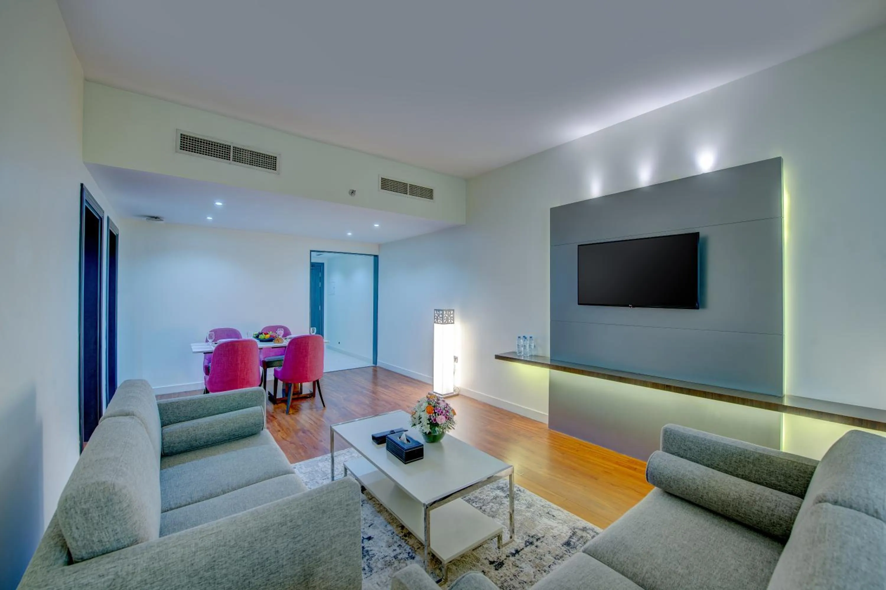 Seating area in Howard Johnson Plaza by Wyndham Dubai Deira