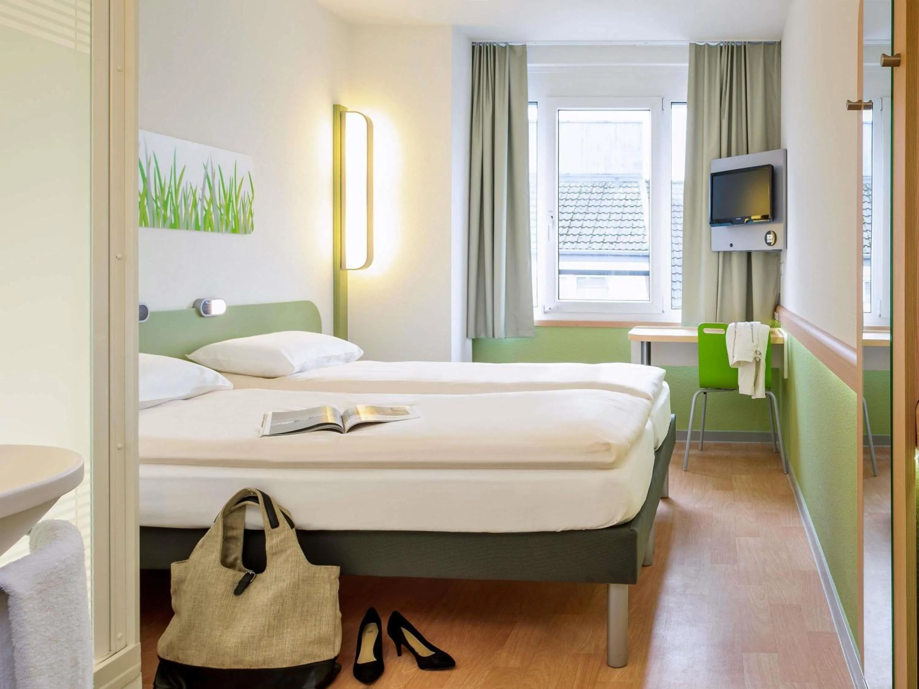Bedroom, Bed in Ibis Budget Grenoble Sud Seyssins
