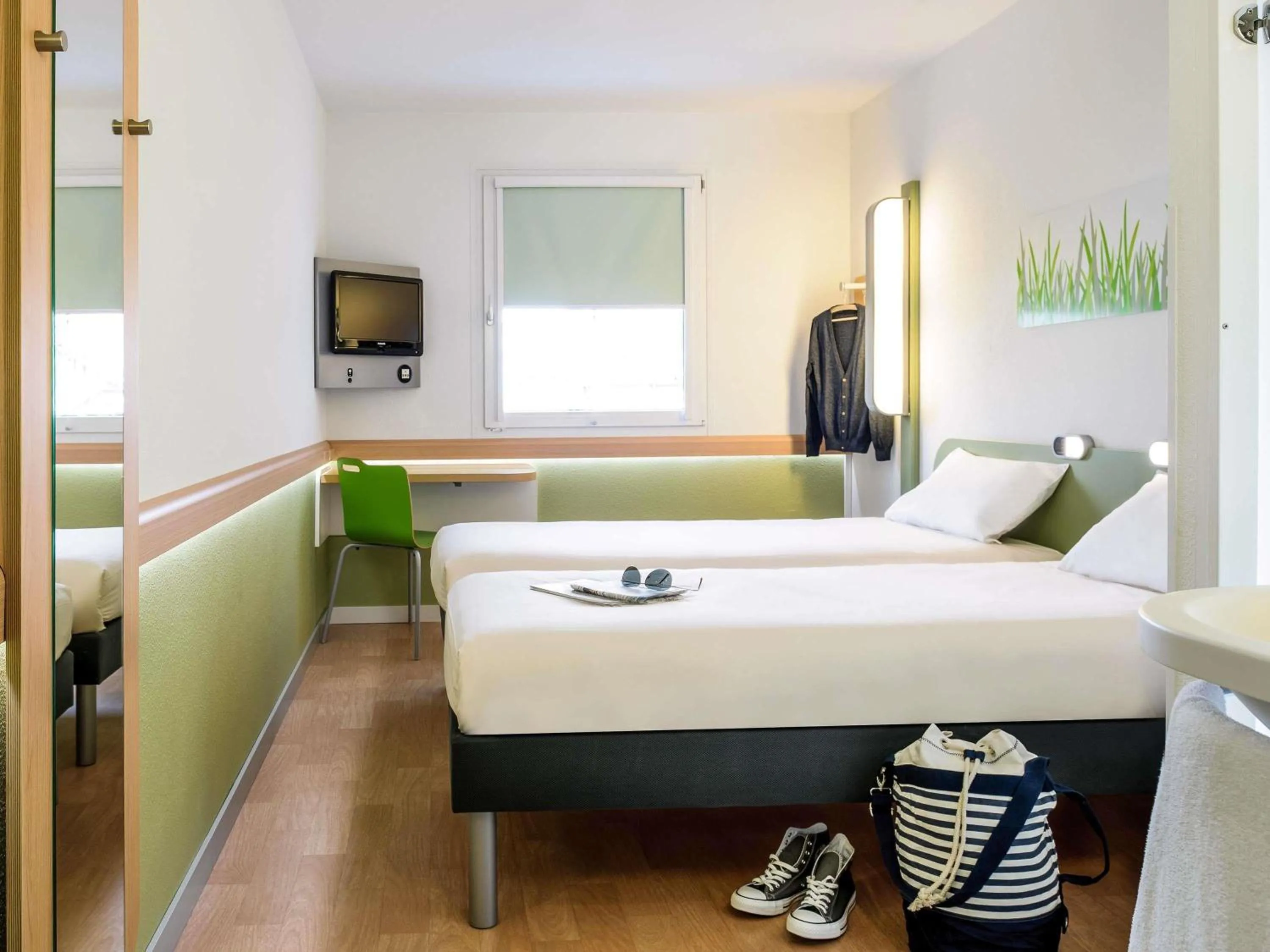 Bedroom, Bed in Ibis Budget Grenoble Sud Seyssins