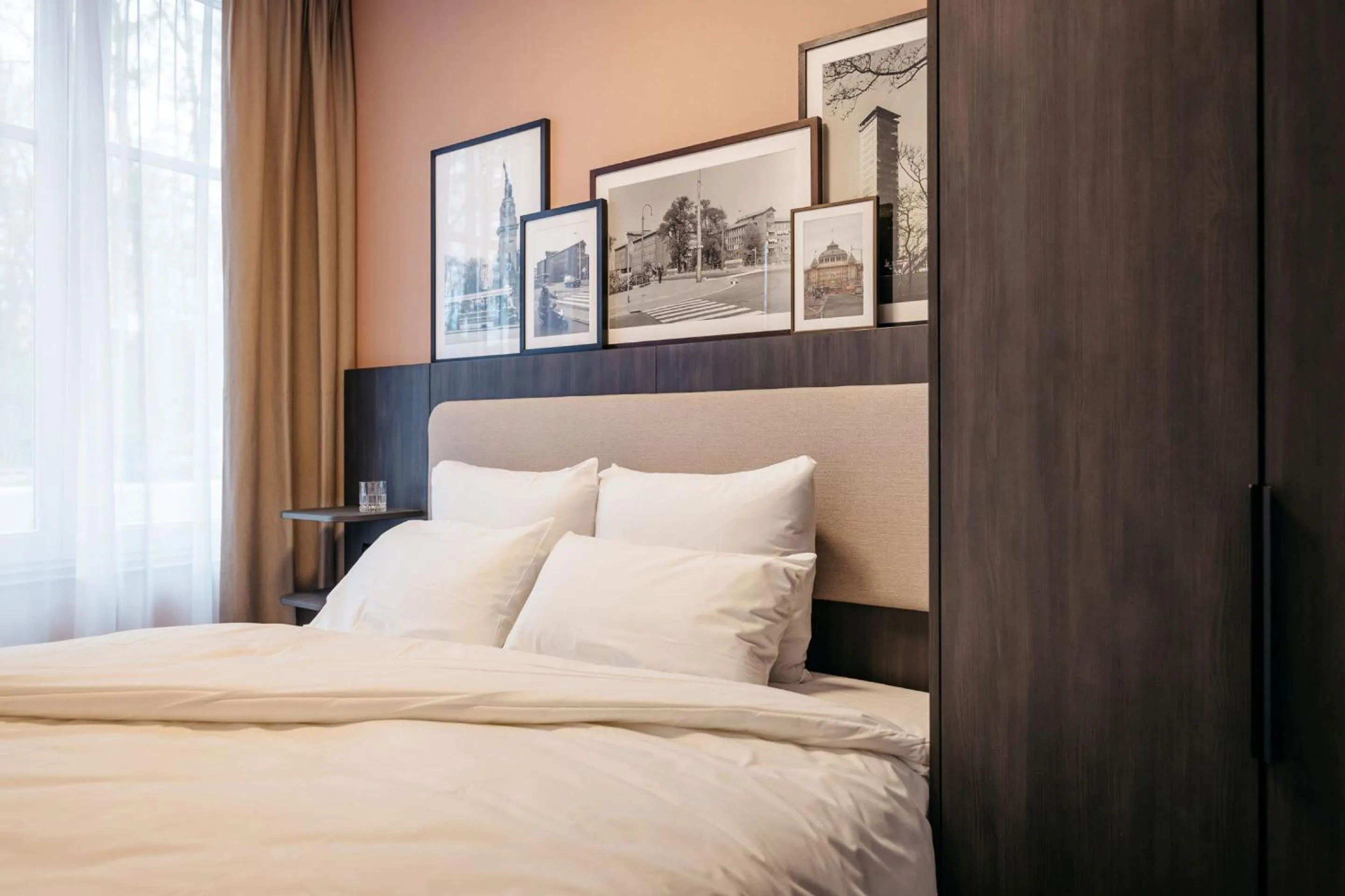 Bedroom, Bed in YAYS The Hague Willemspark by Numa