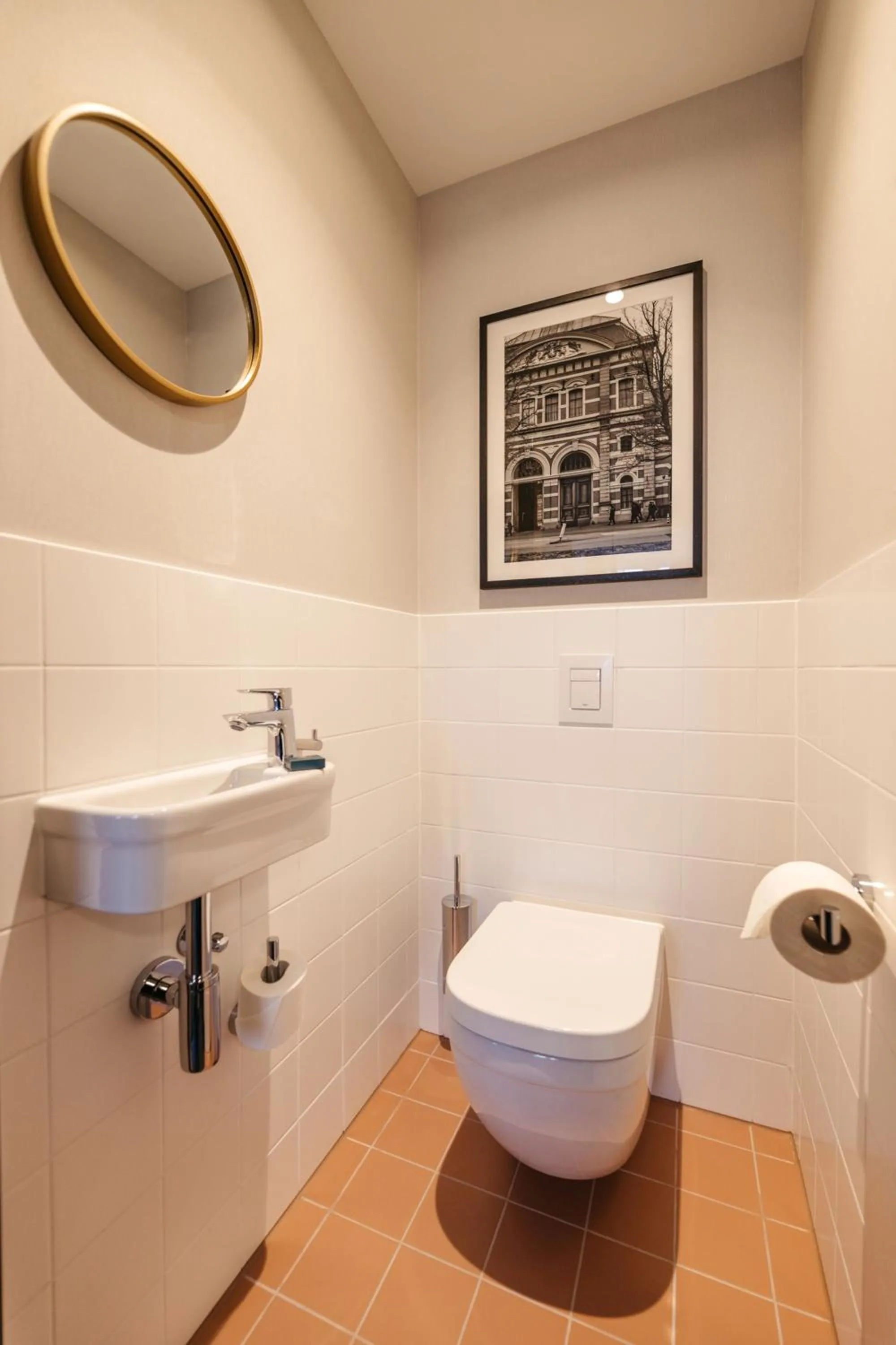 Toilet in YAYS The Hague Willemspark by Numa