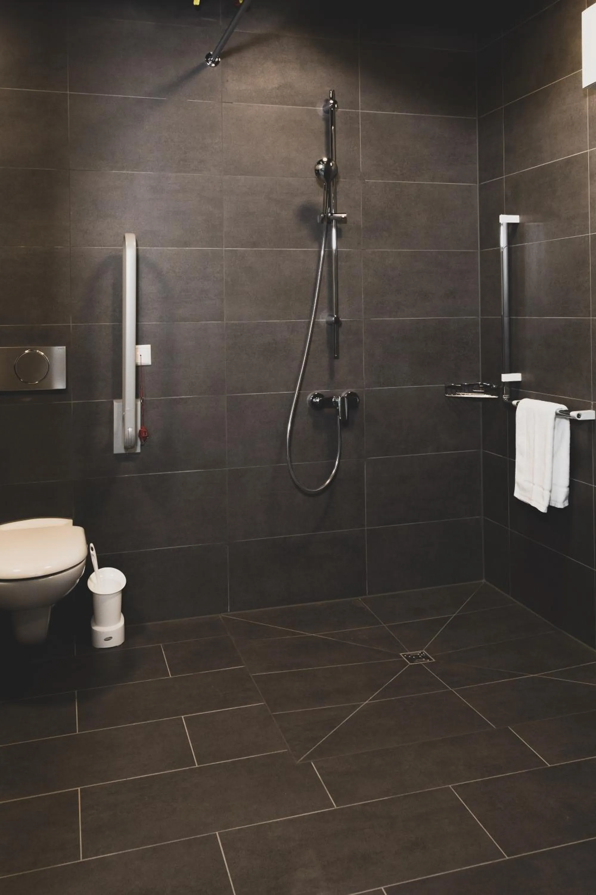 Bathroom in Das Schlafwerk Stuttgart-Nord -SELF-CHECK IN - keine Rezeption-LowBudget-cashless