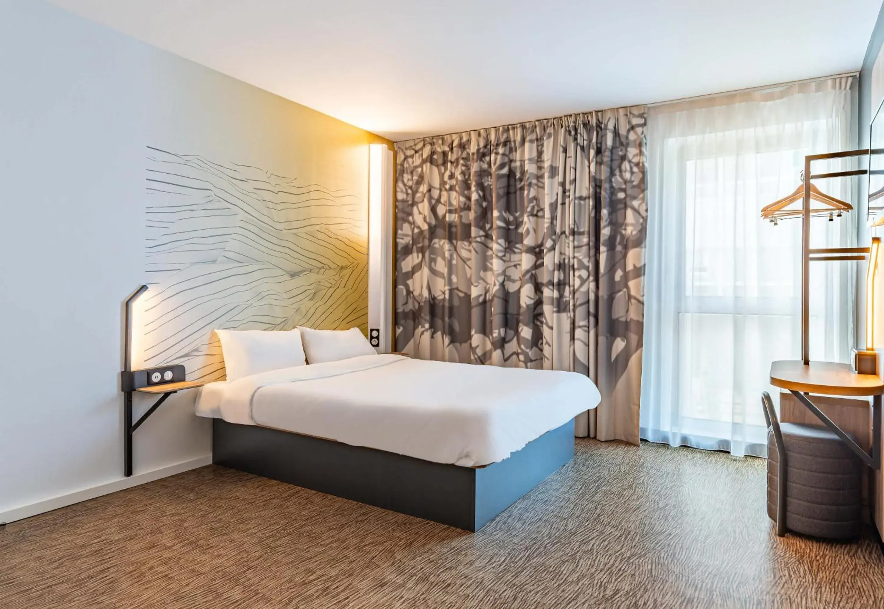 Double Room - Disability Access in B&B HOTEL Poitiers Aéroport Double Room - Disability Access in B&B HOTEL Poitiers Aéroport