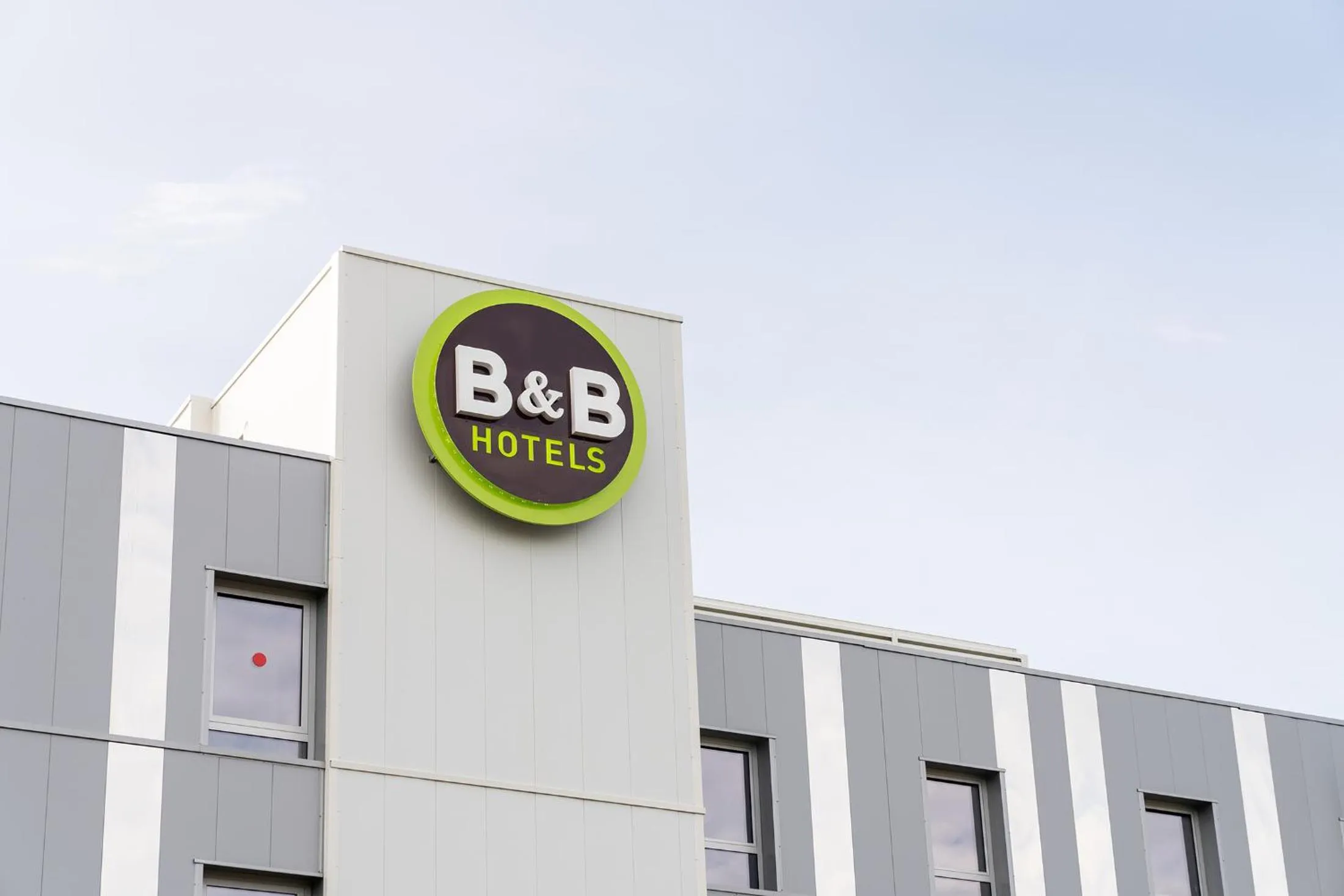 Property building in B&B HOTEL Poitiers Aéroport