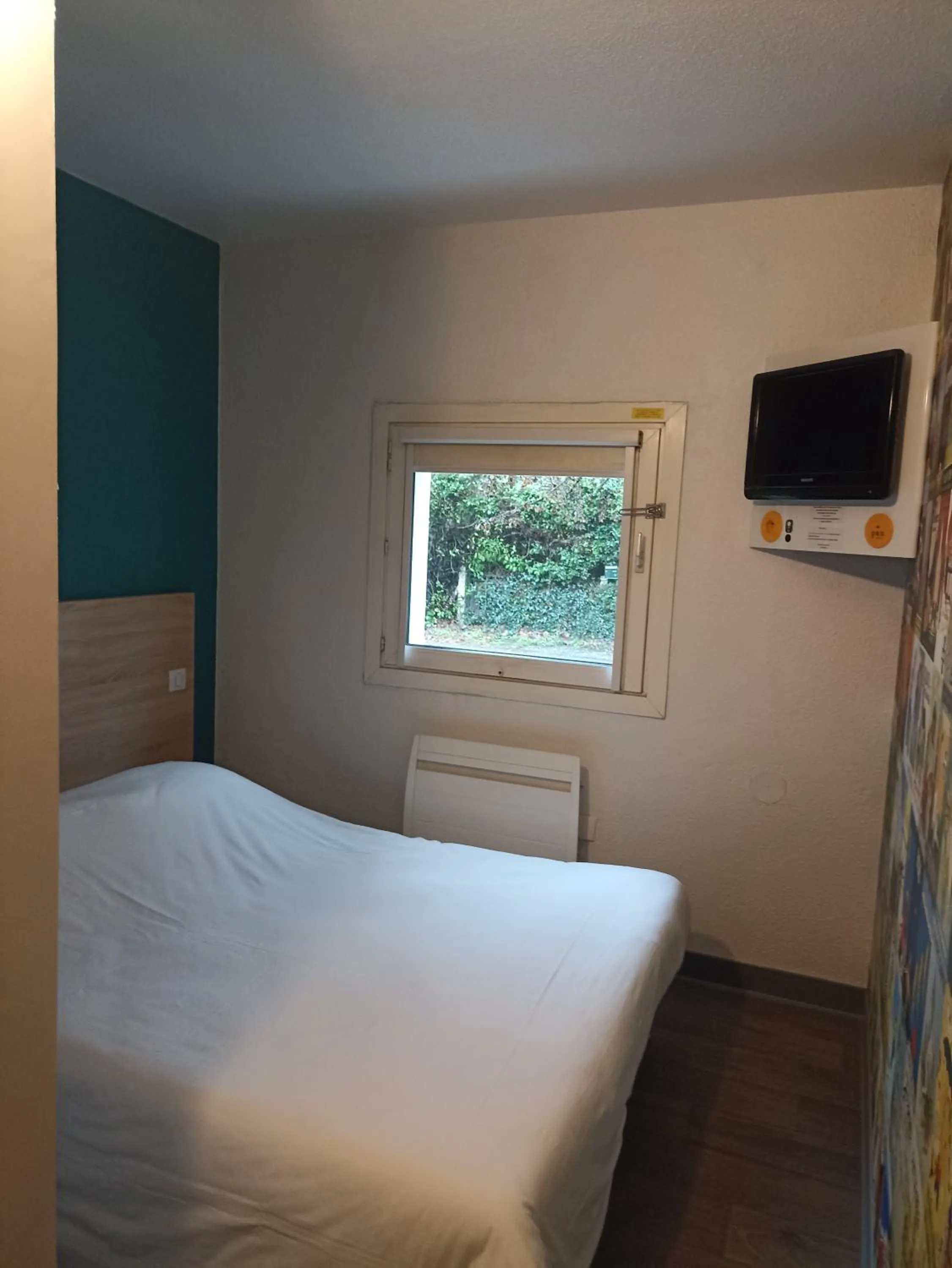 Bed in hotelF1 Brive Ussac