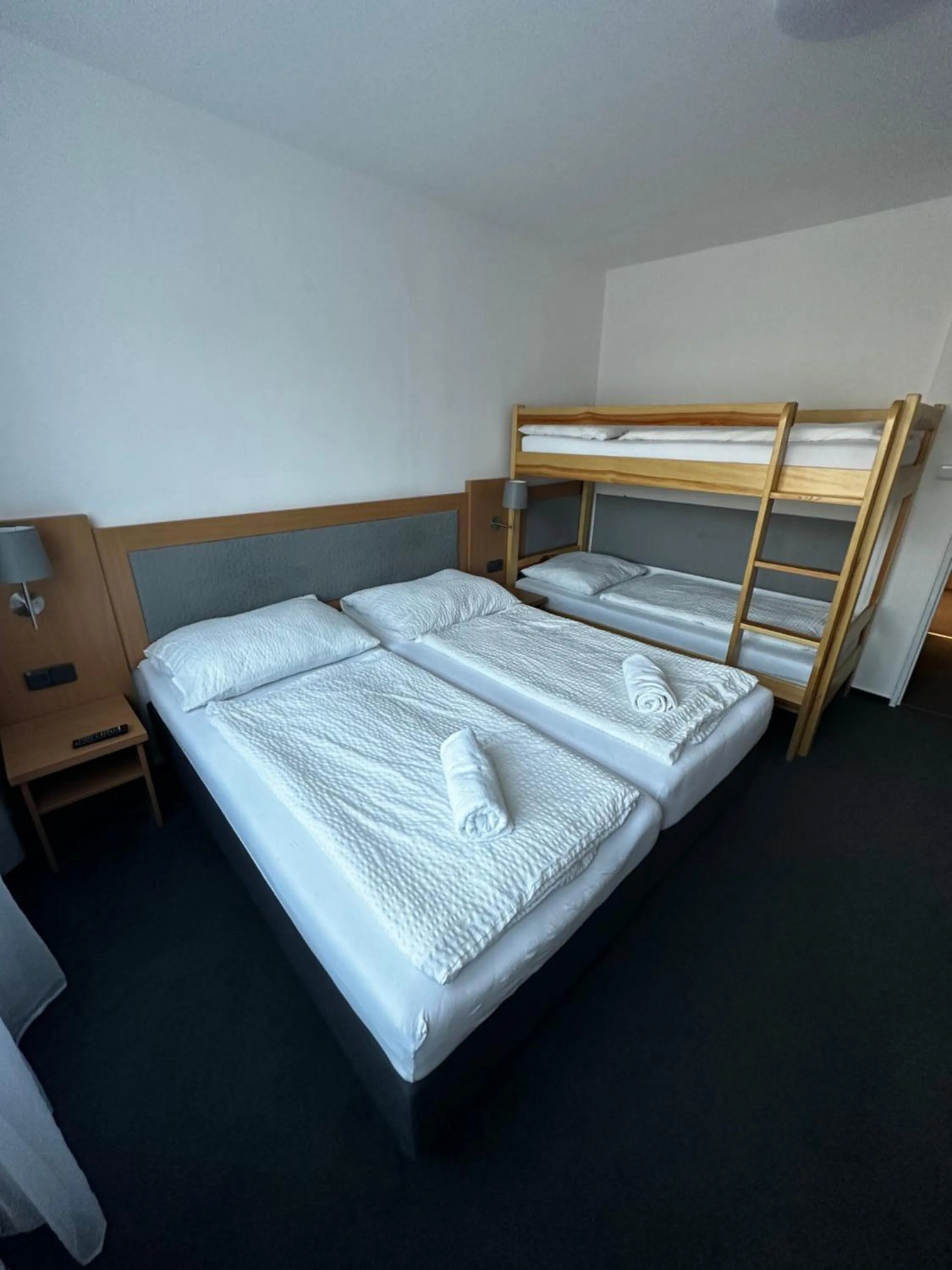 Bed in Horský hotel Jelenovská s bazénem v ceně