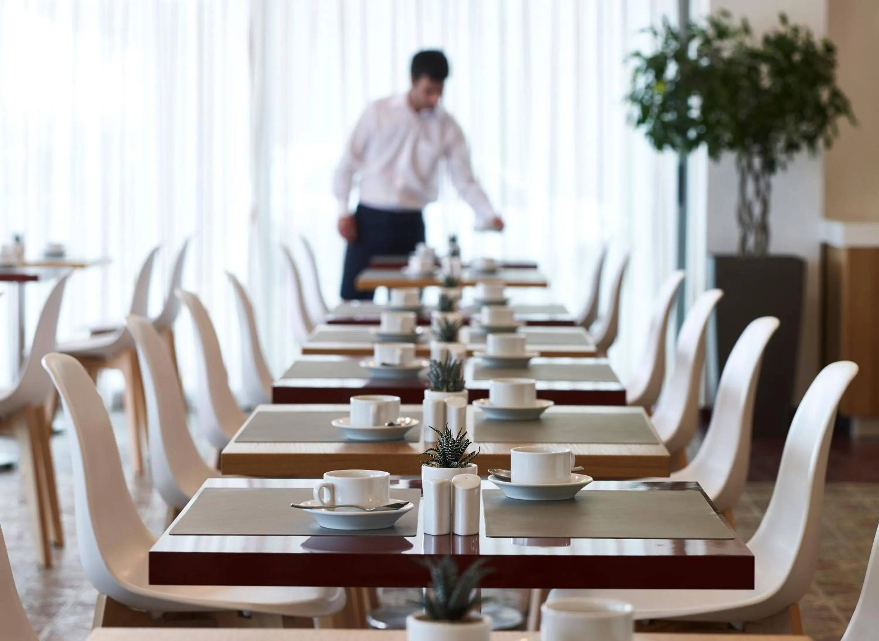 Restaurant/places to eat in Aquarium View Hotel