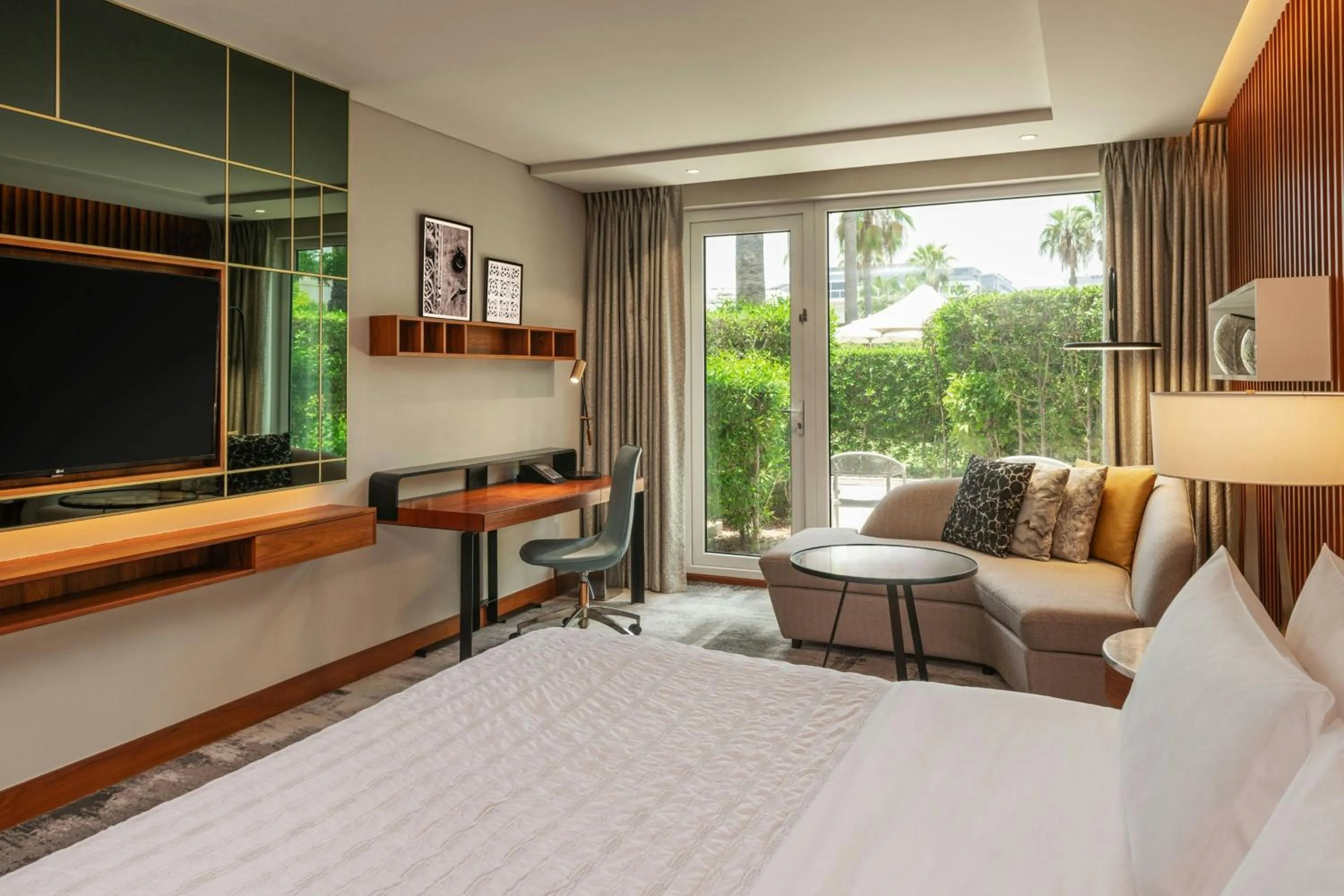 Photo of the whole room, Bed in Le Méridien Dubai Hotel & Conference Centre