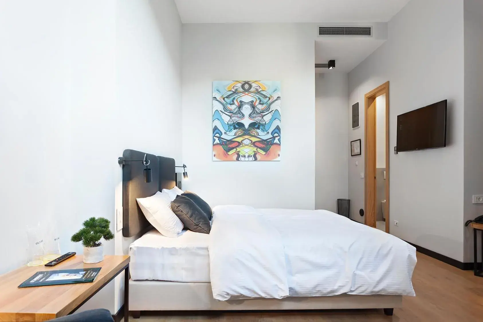 Double or Twin Room - single occupancy in Kombinat Rooms City Center Double or Twin Room - single occupancy in Kombinat Rooms City Center