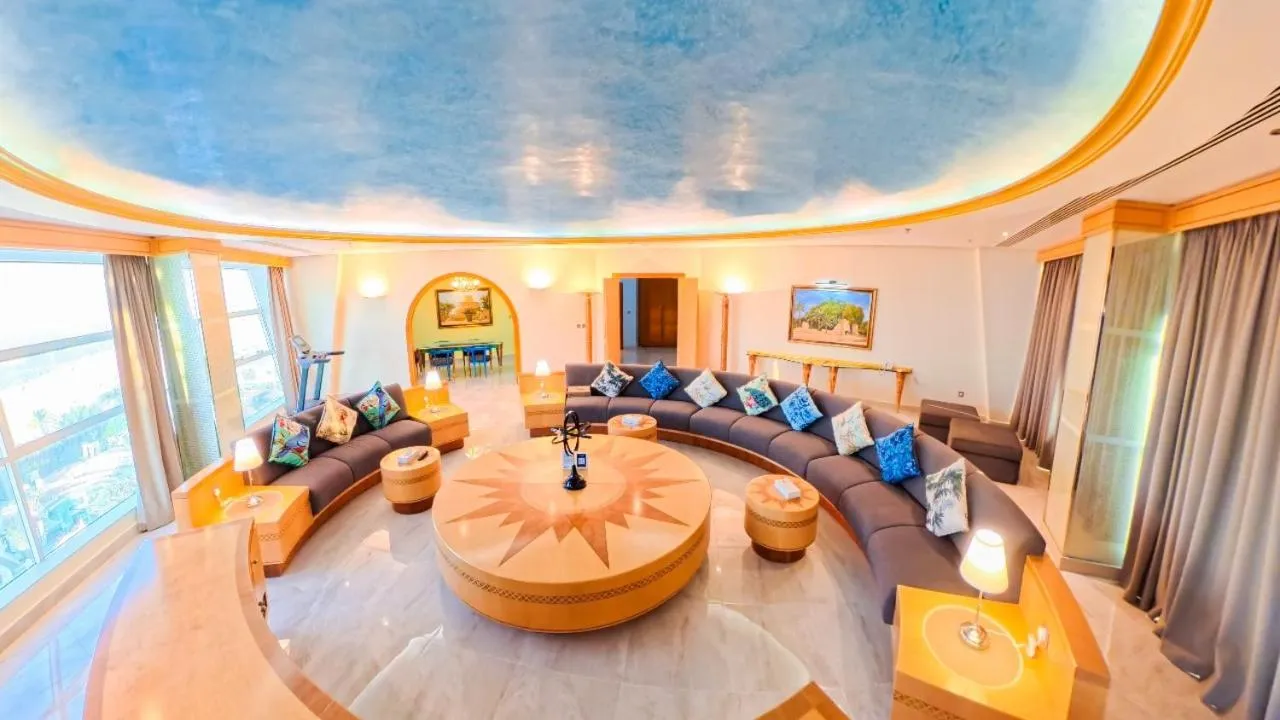 Living room in Oryx Grand Hotel Jebel Hafeet
