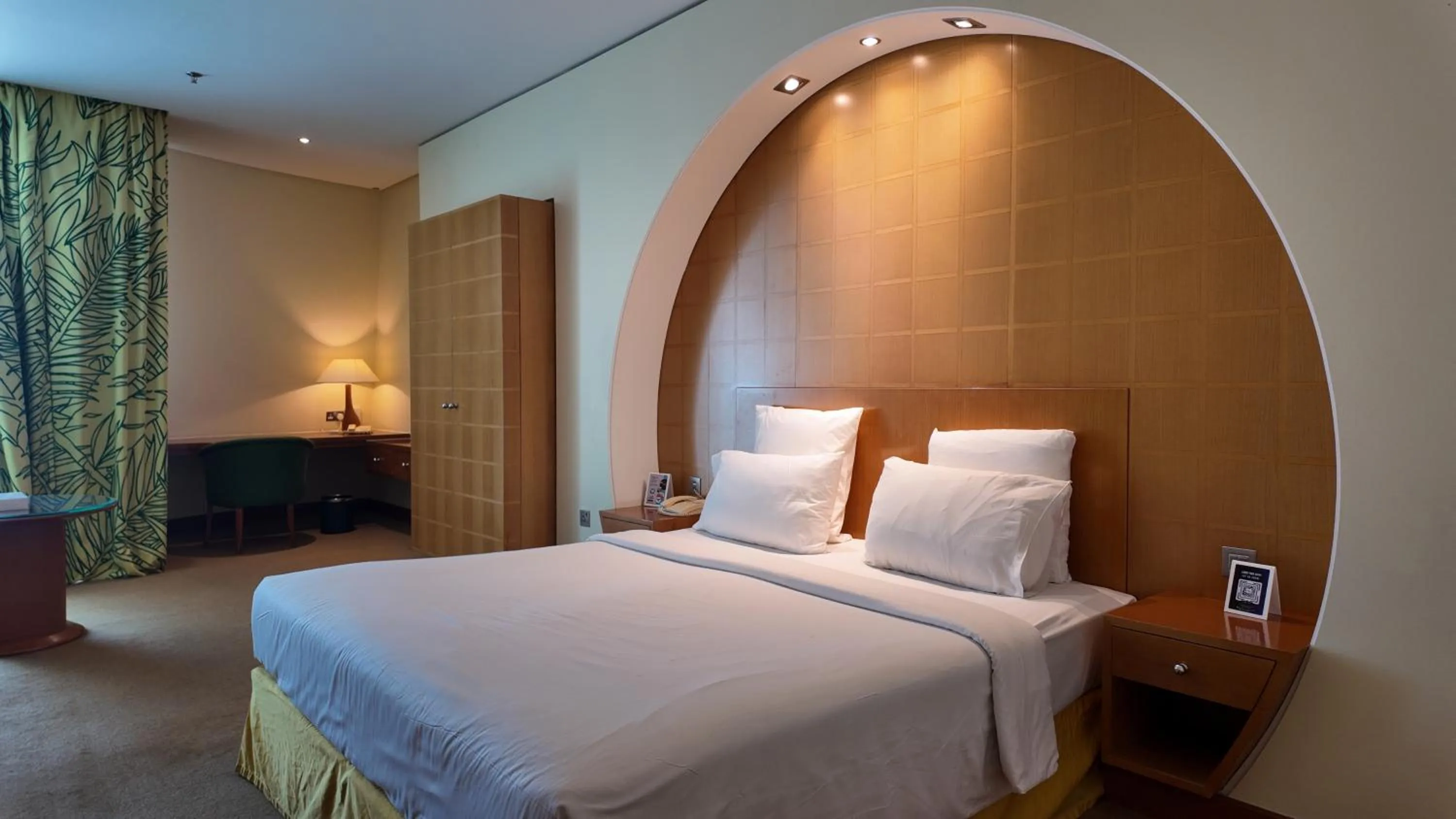 Bed in Oryx Grand Hotel Jebel Hafeet