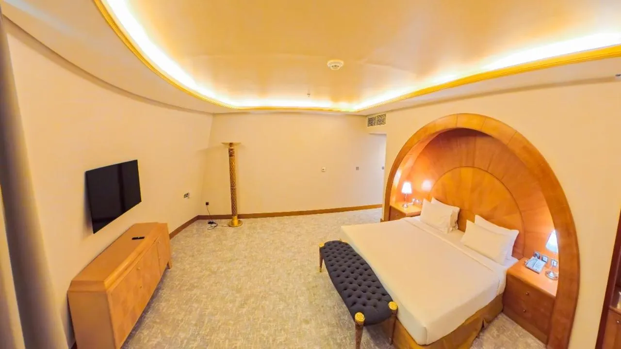 Bed in Oryx Grand Hotel Jebel Hafeet