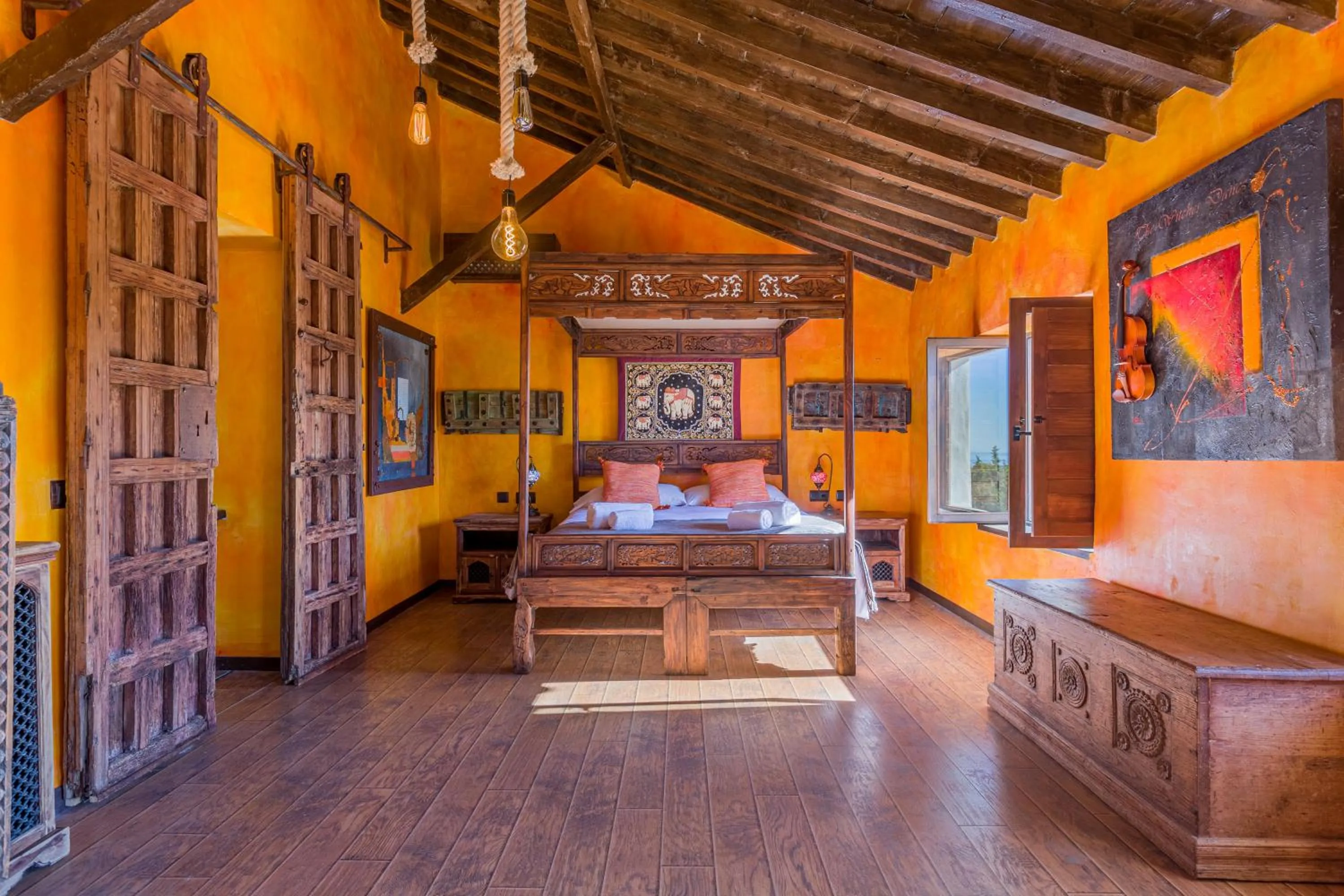 Photo of the whole room, Bed in Cortijo Boutique Marbella