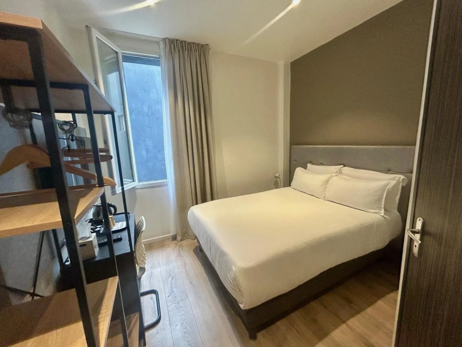 Bedroom, Bed in Kyriad Marseille Blancarde - Timone