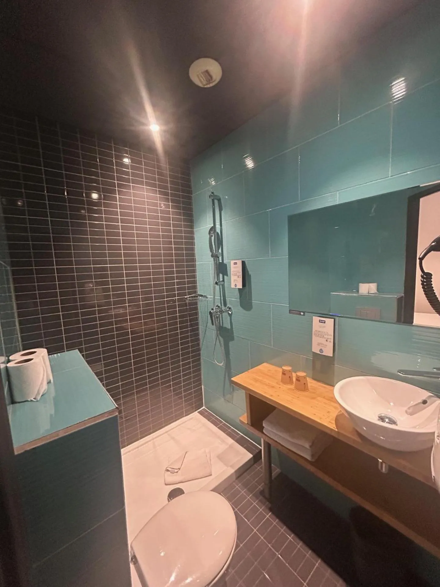 Bathroom in Kyriad Marseille Blancarde - Timone