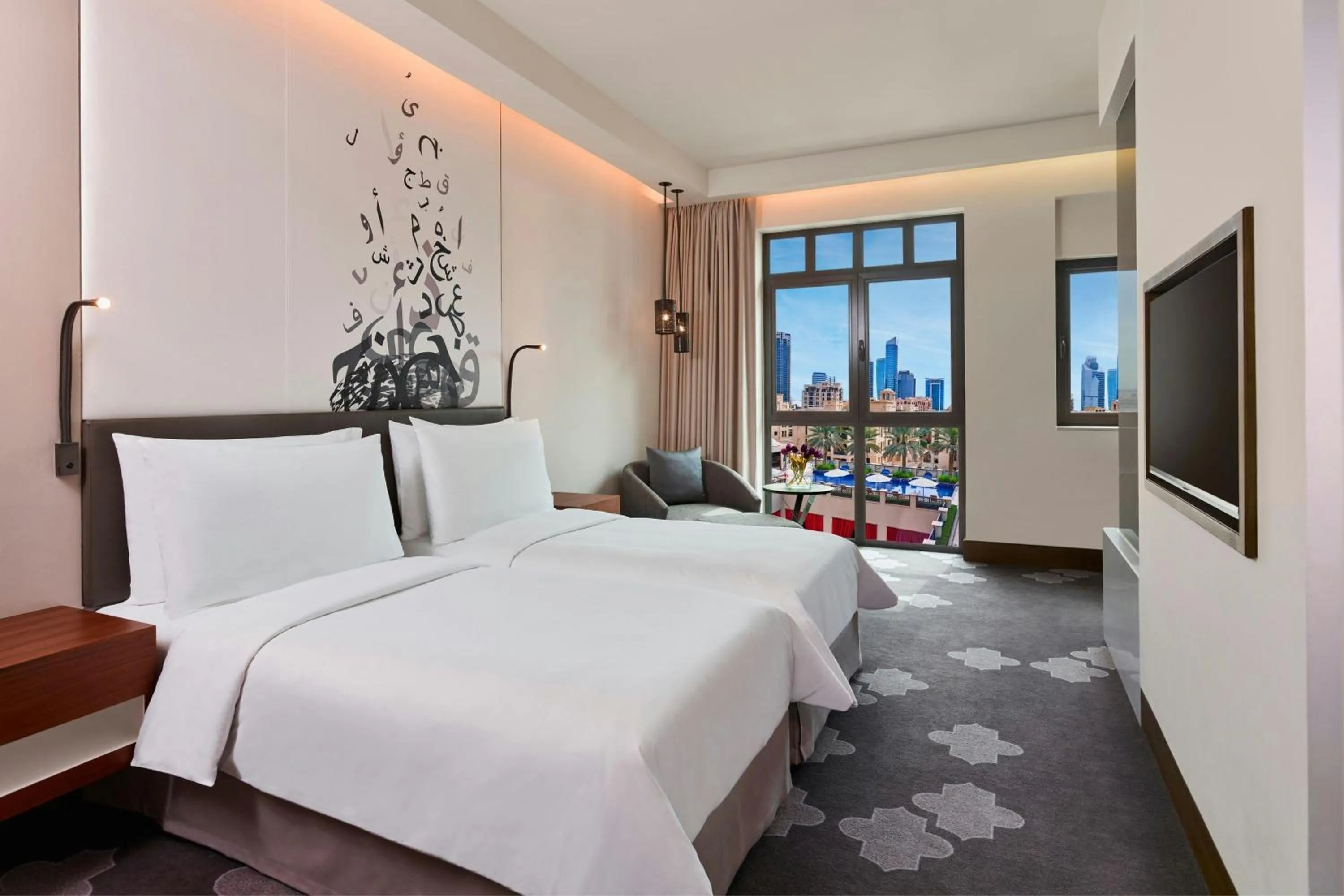 Swimming pool, Bed in The Heritage Hotel, Autograph Collection, Downtown Dubai