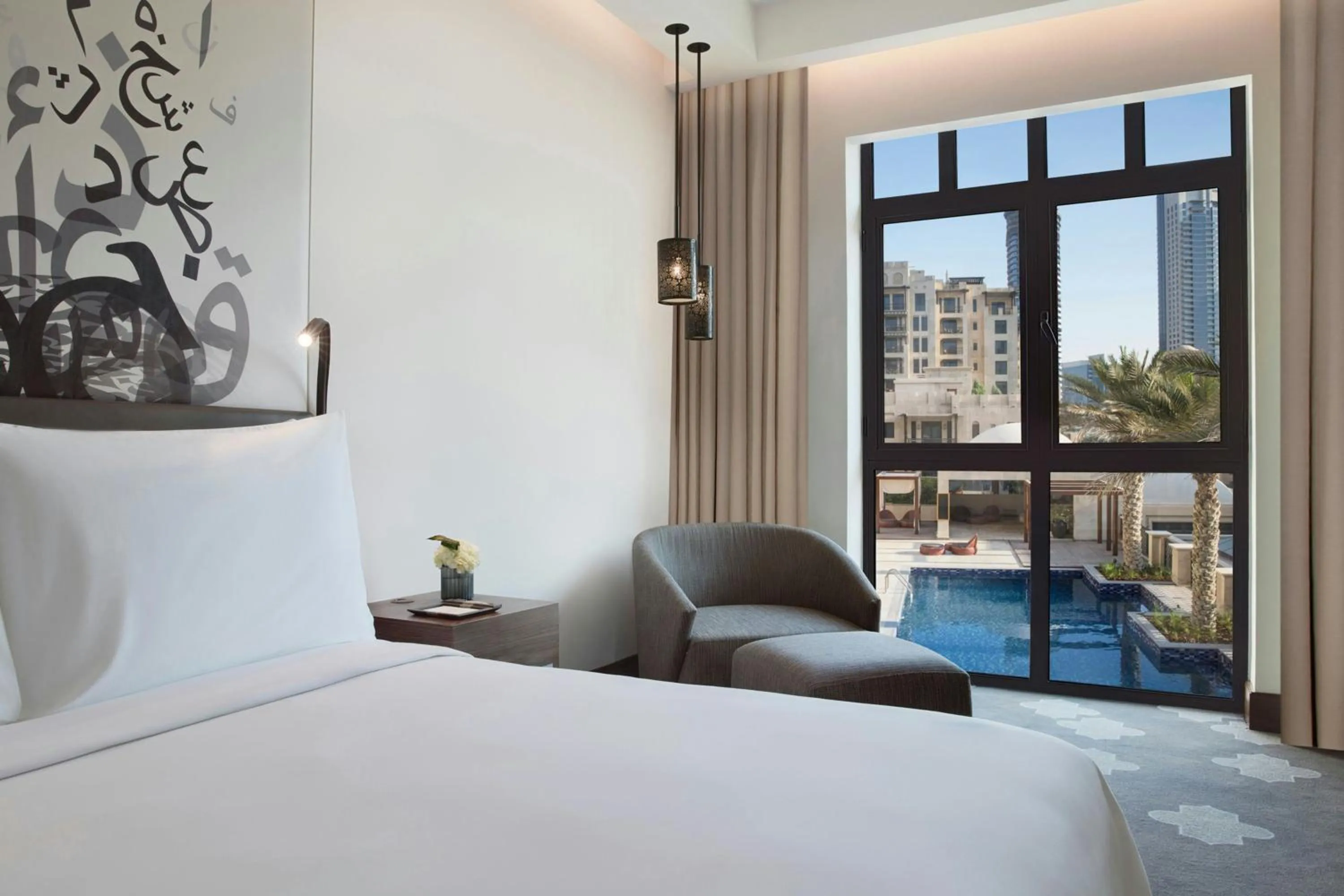 Swimming pool, Bed in The Heritage Hotel, Autograph Collection, Downtown Dubai