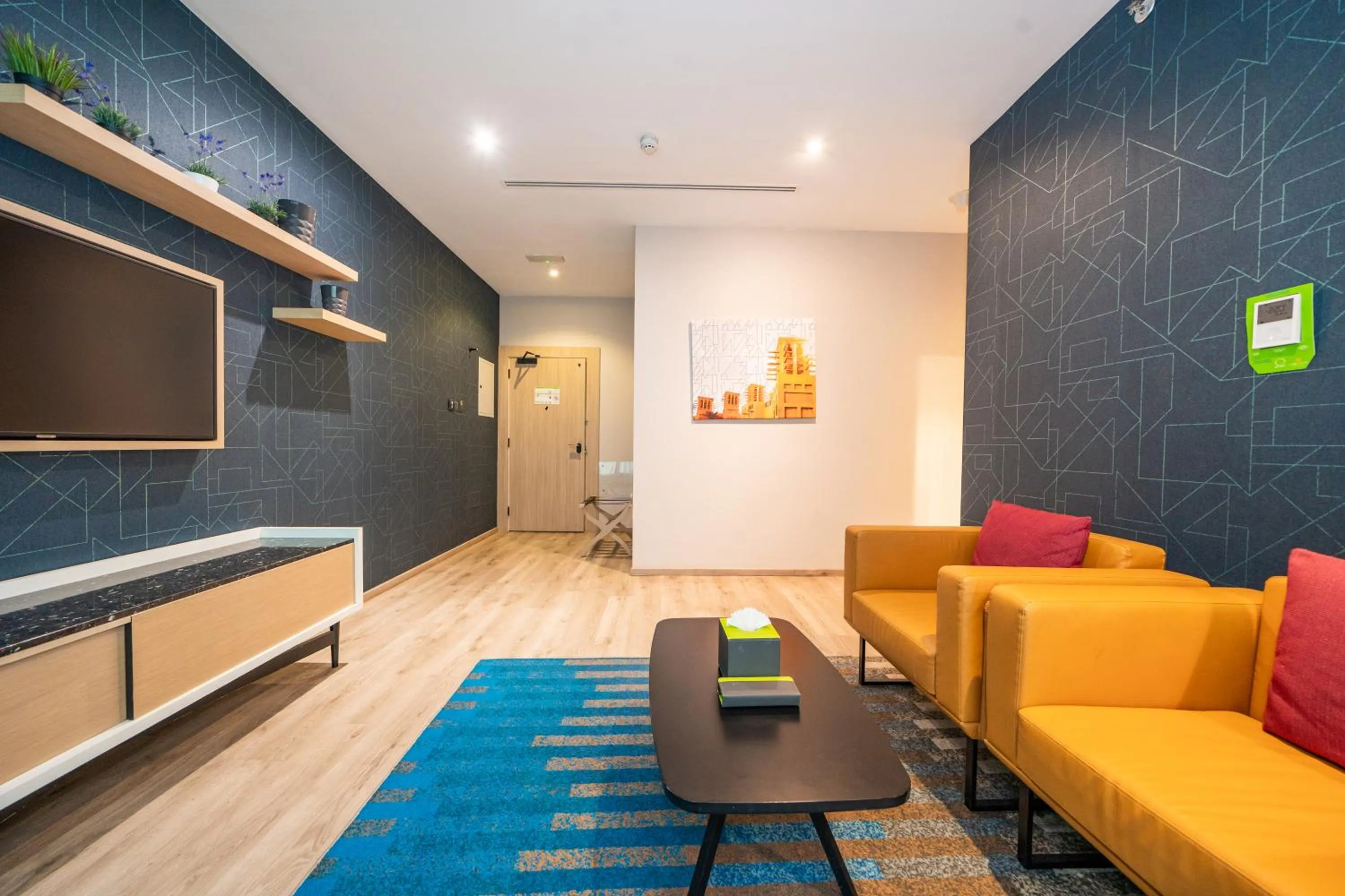 TV and multimedia in La Quinta by Wyndham Dubai Jumeirah