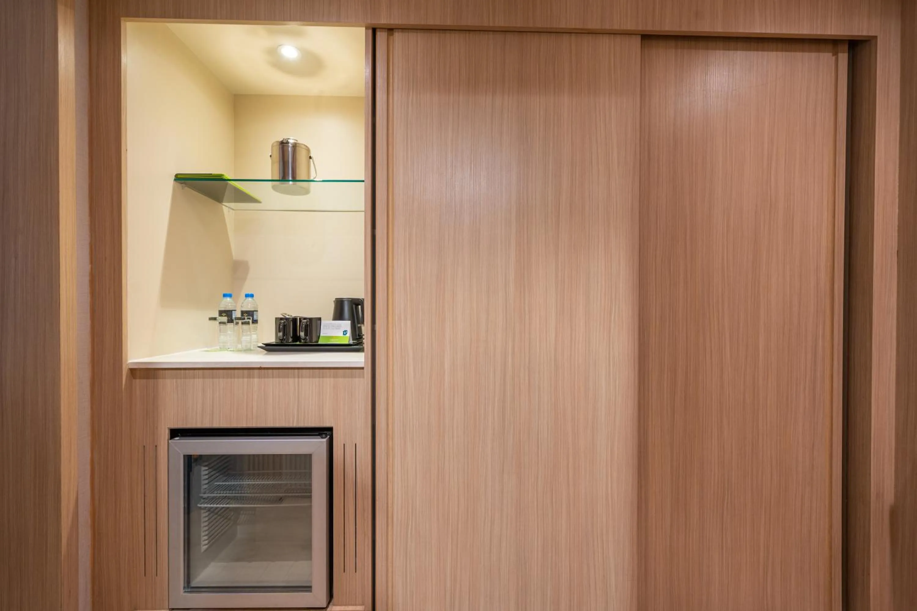 minibar in La Quinta by Wyndham Dubai Jumeirah