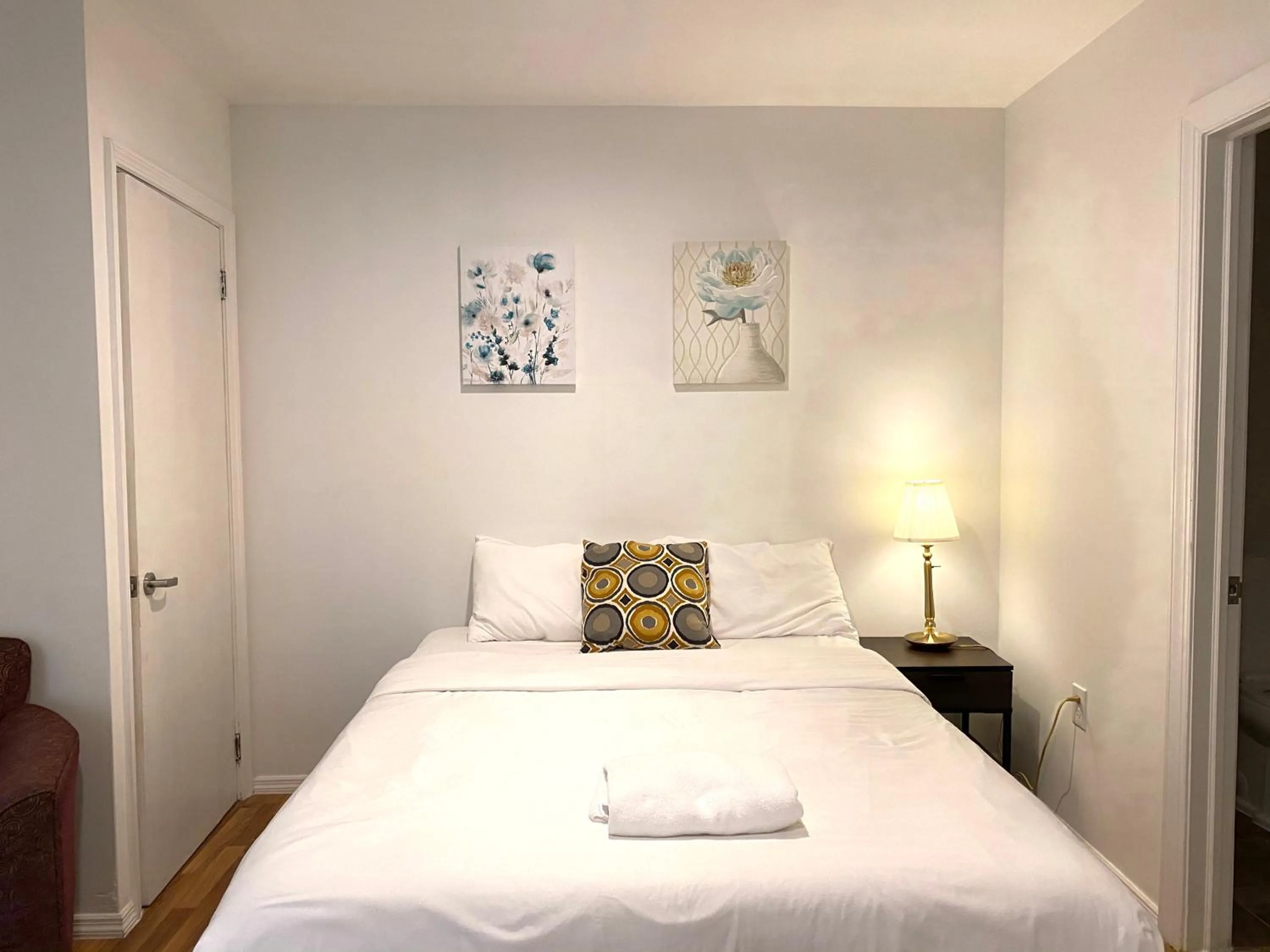 Bedroom, Bed in Alina & Fanny - Philadelphia Convention Center