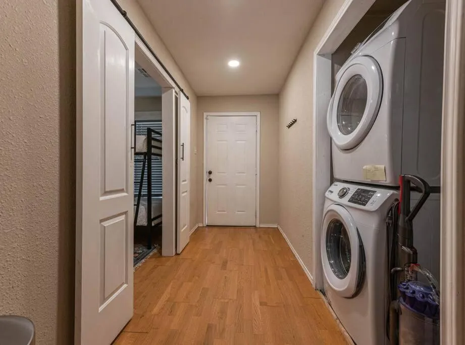 Escape to a Restored 1920s East Waco Bungalow