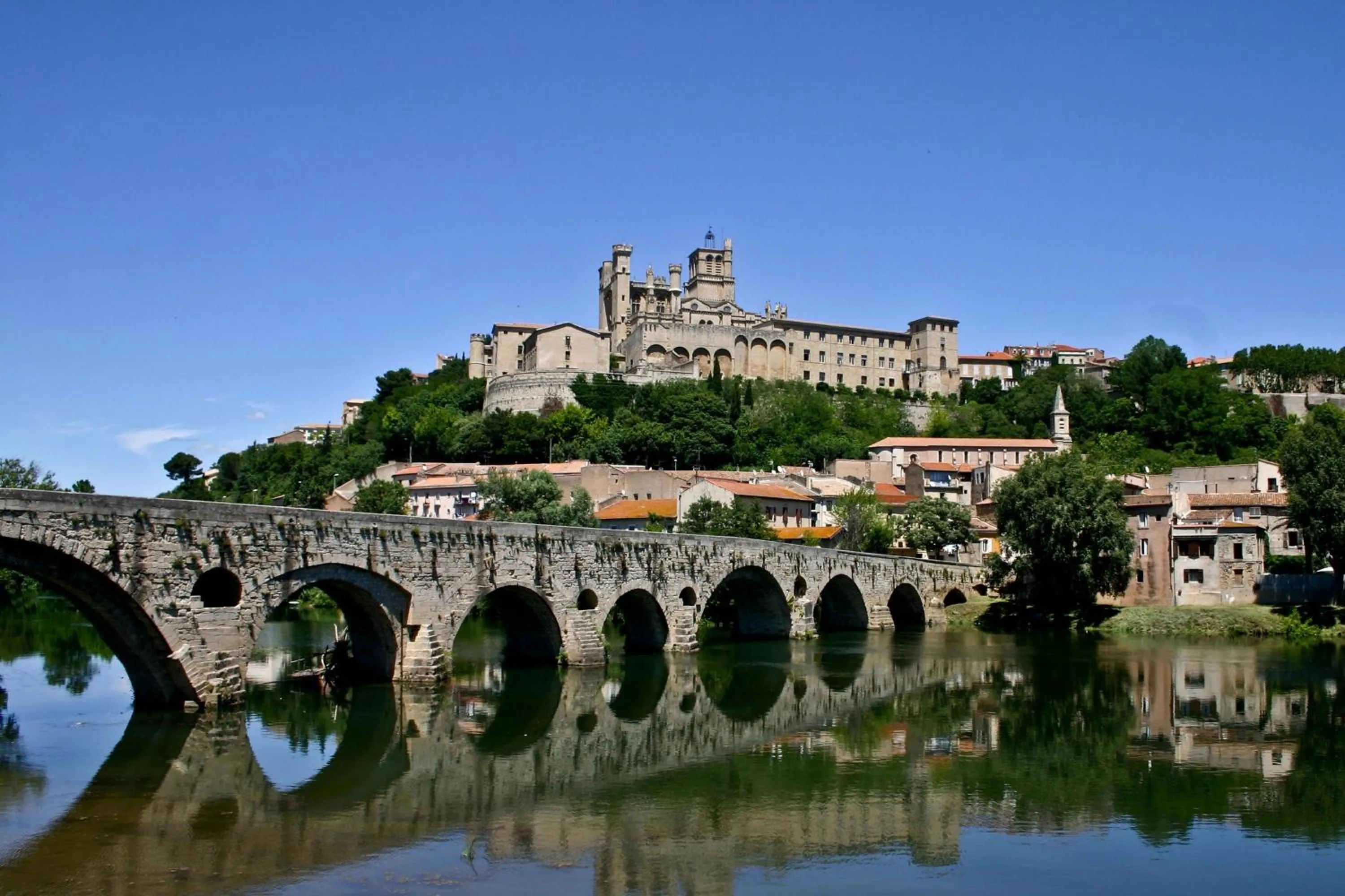 Nearby landmark in hotelF1 Béziers Est
