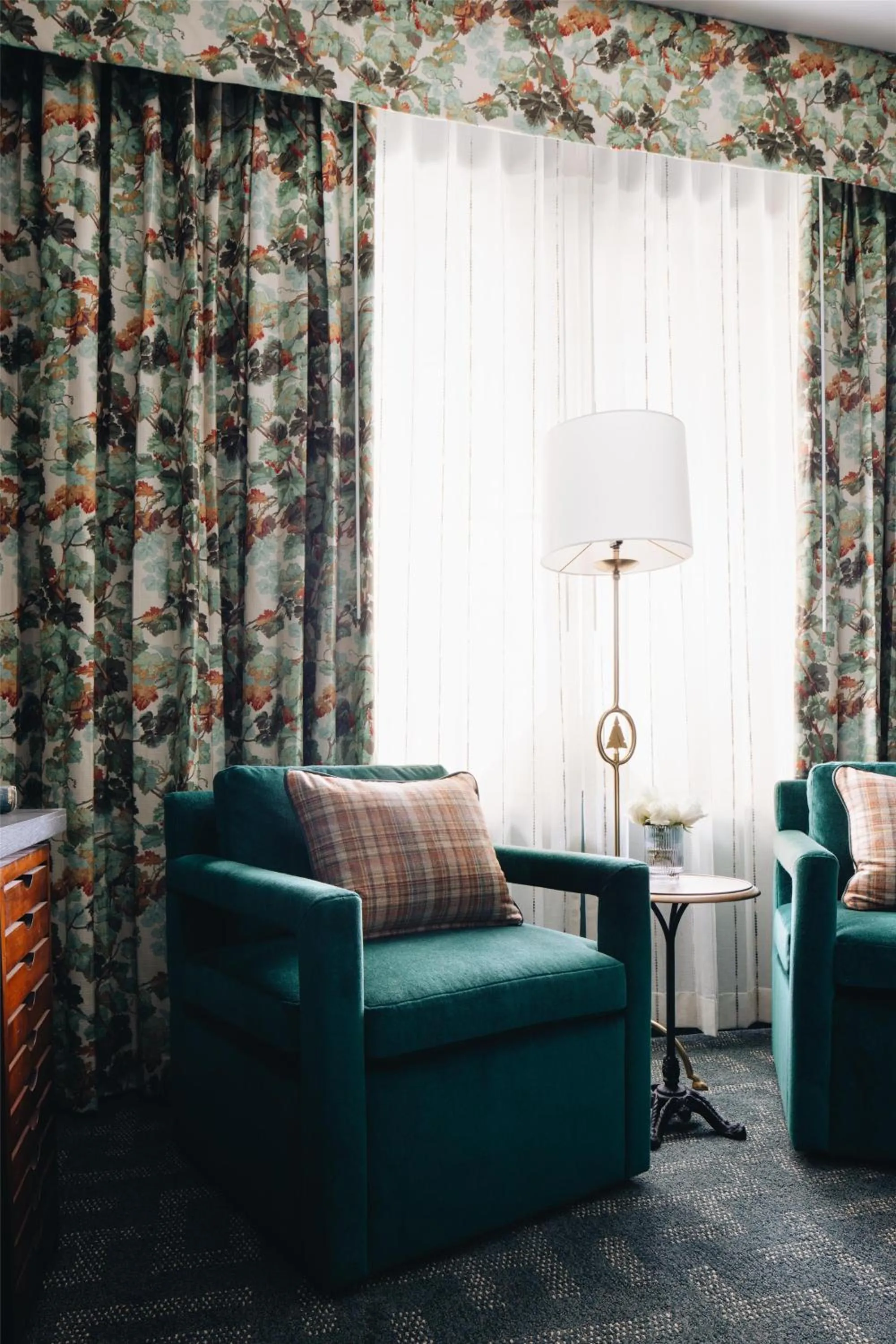 Living room in Graduate by Hilton East Lansing