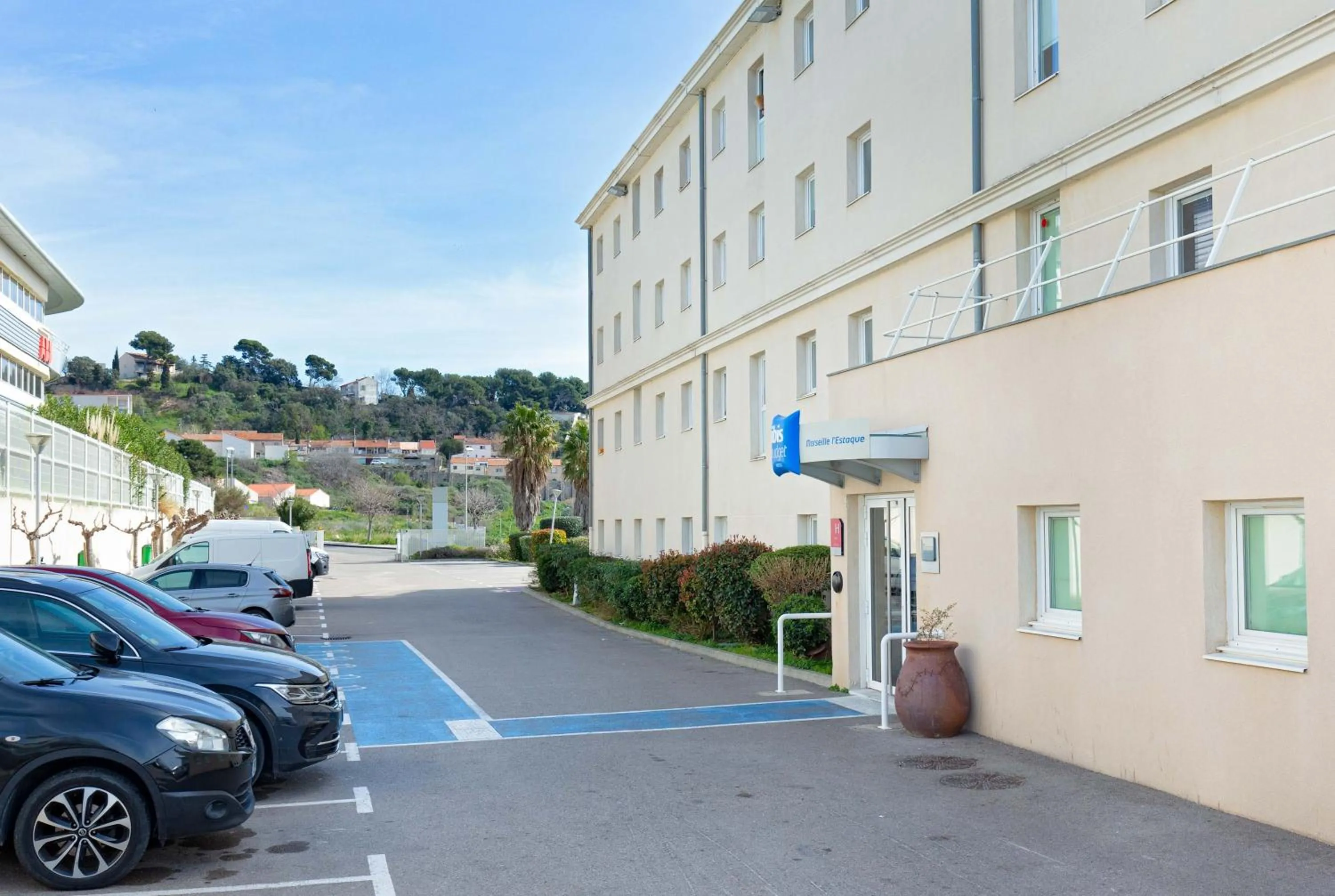 Property building in ibis budget Marseille L'Estaque