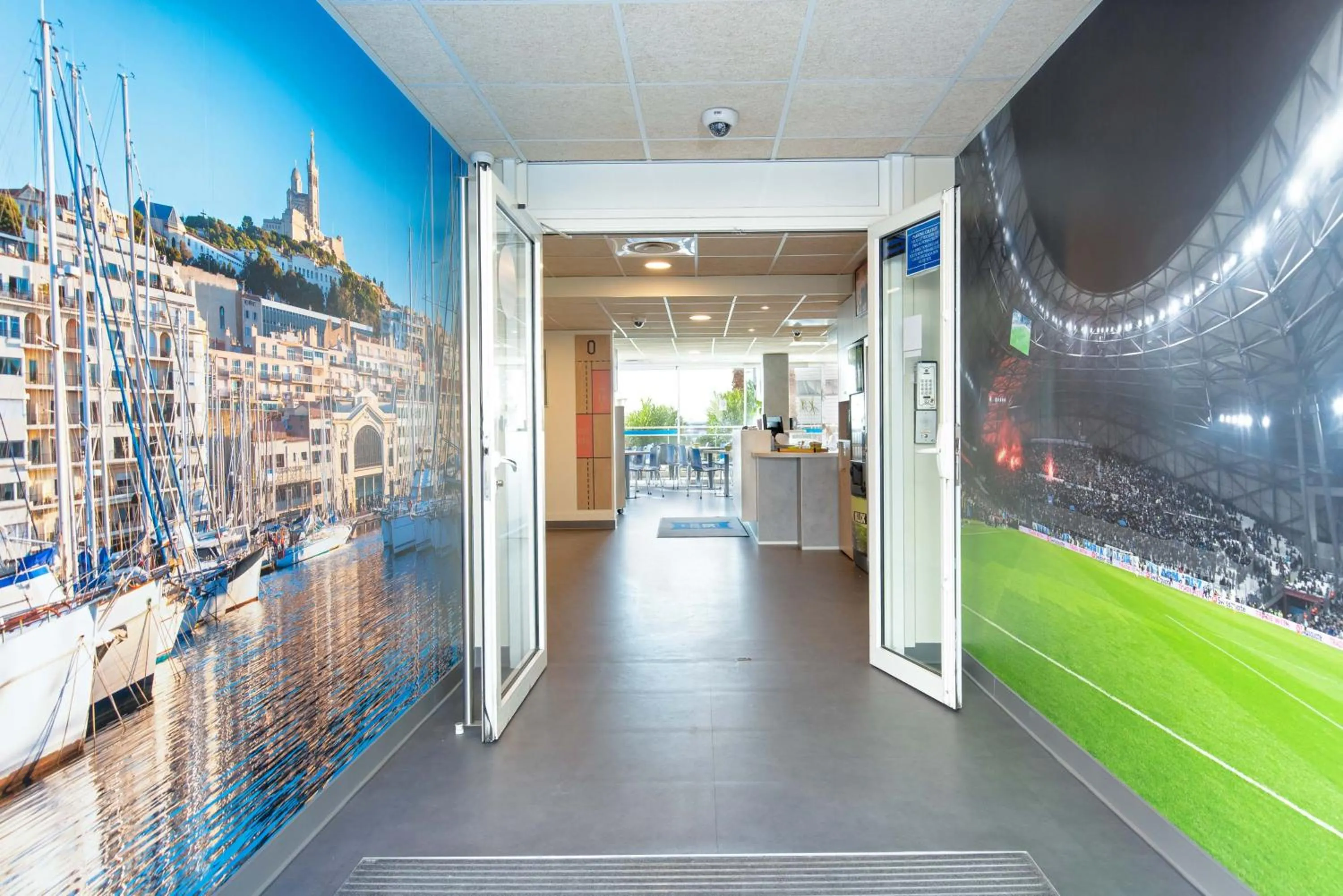 Facade/entrance in ibis budget Marseille L'Estaque