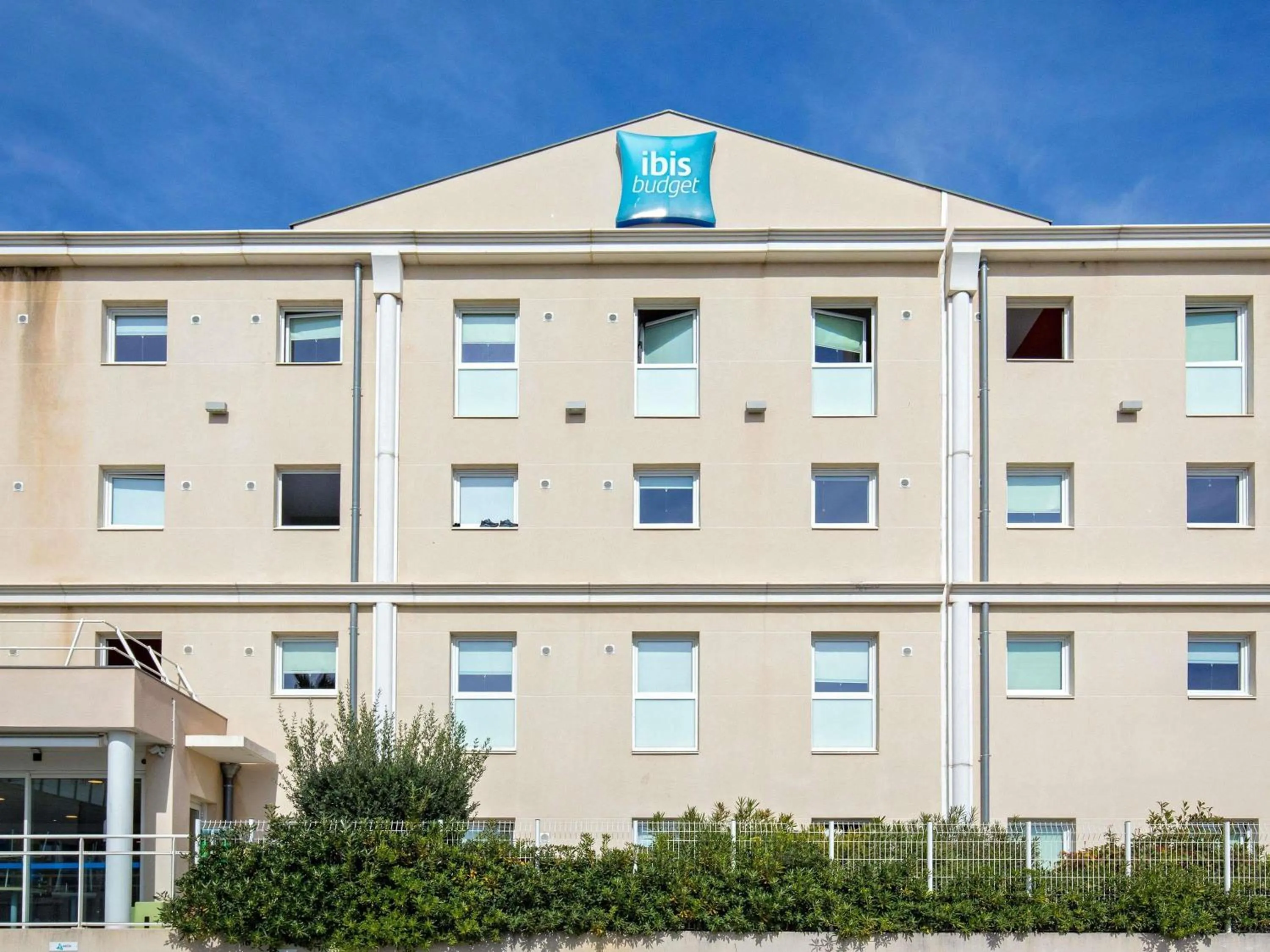 Property building in ibis budget Marseille L'Estaque