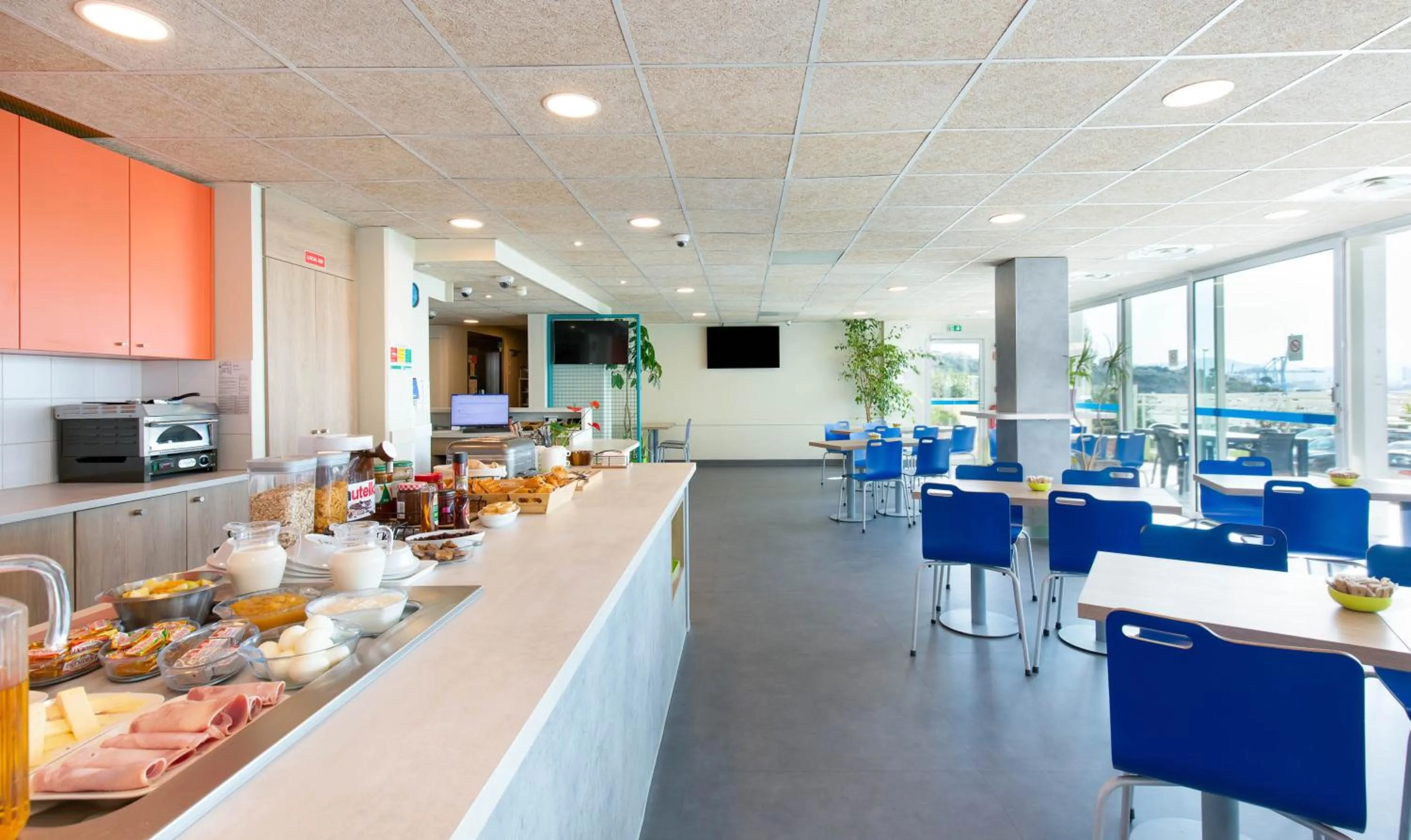 Breakfast in ibis budget Marseille L'Estaque
