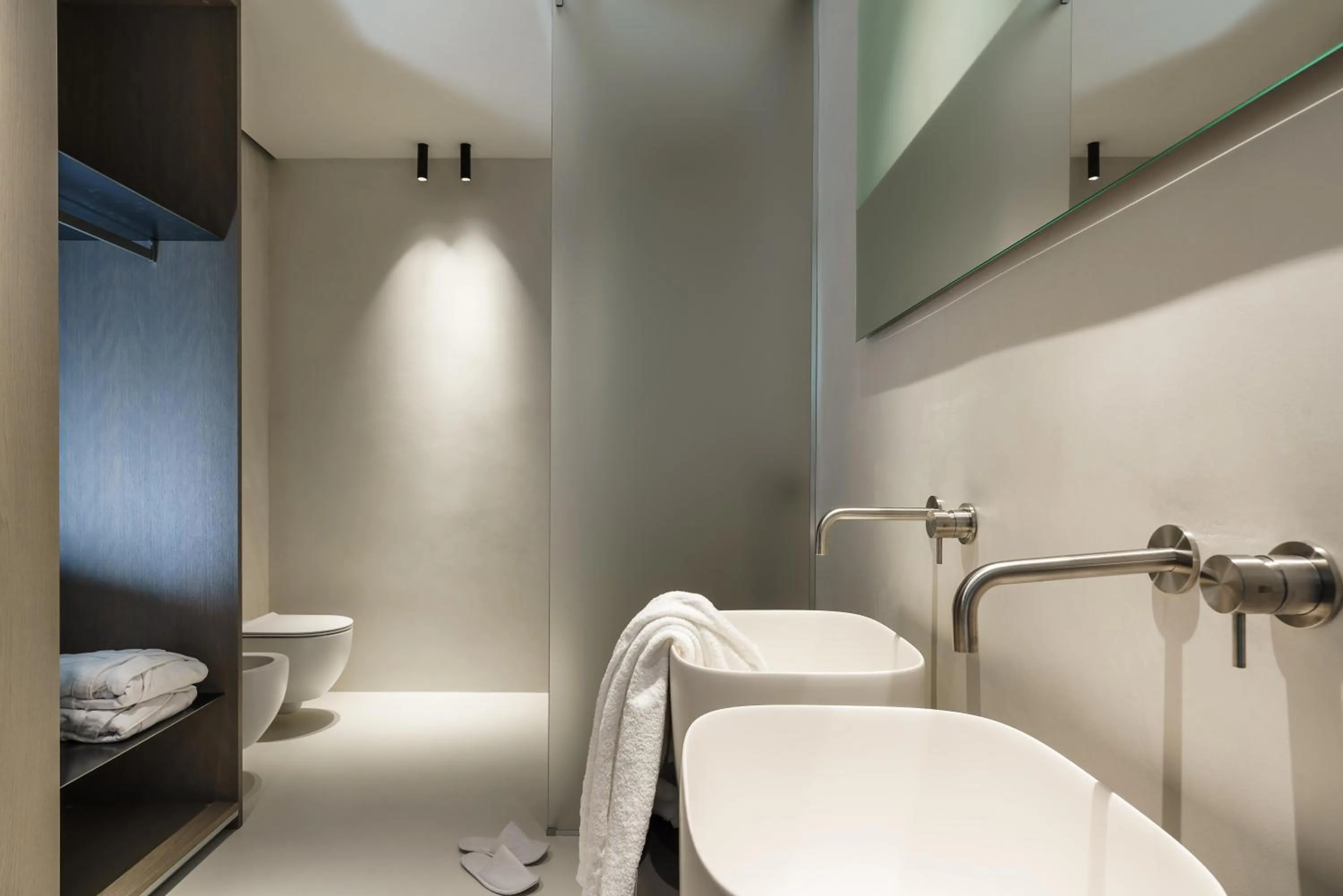 Shower in Meo Design Suites & Spa