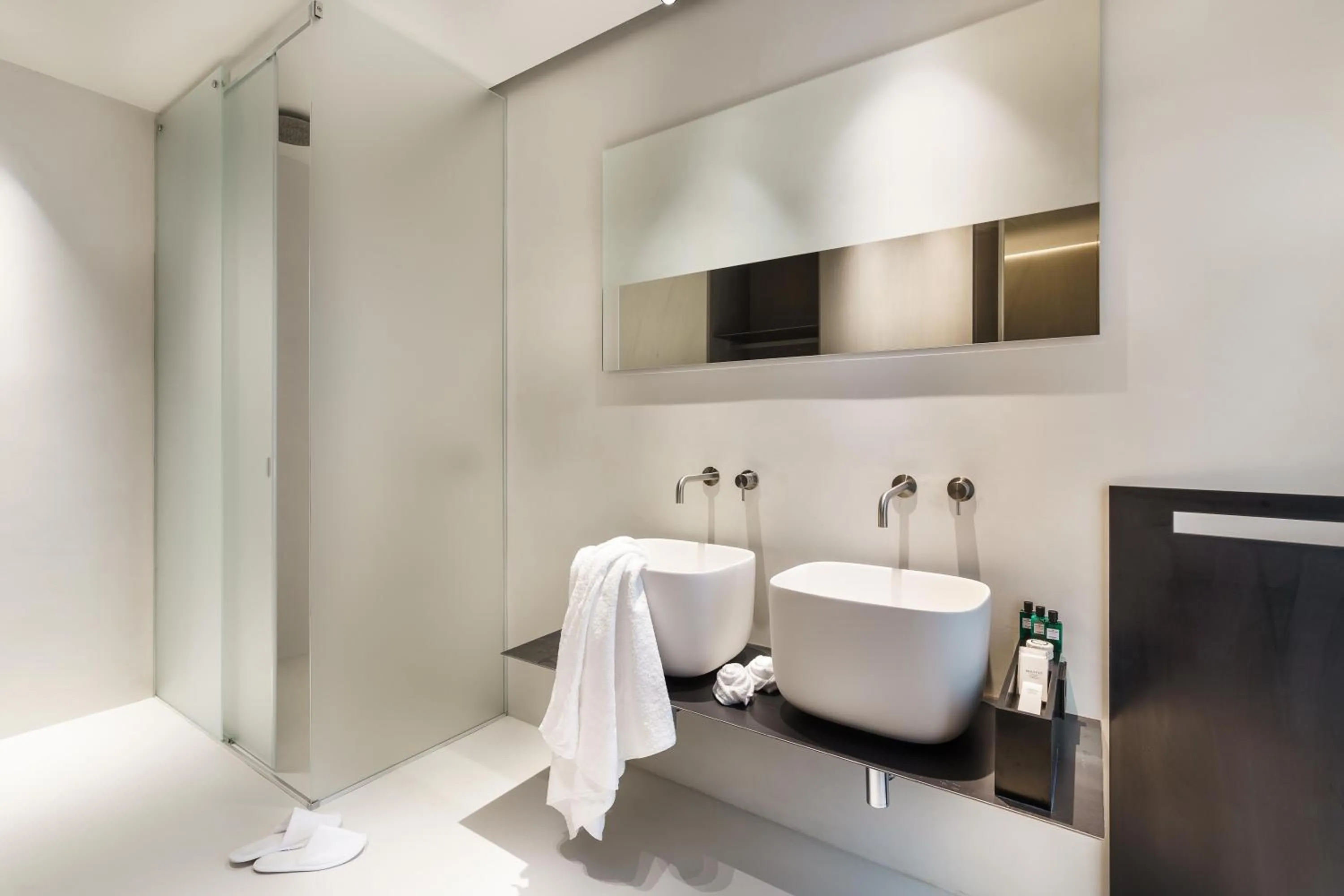 Shower in Meo Design Suites & Spa