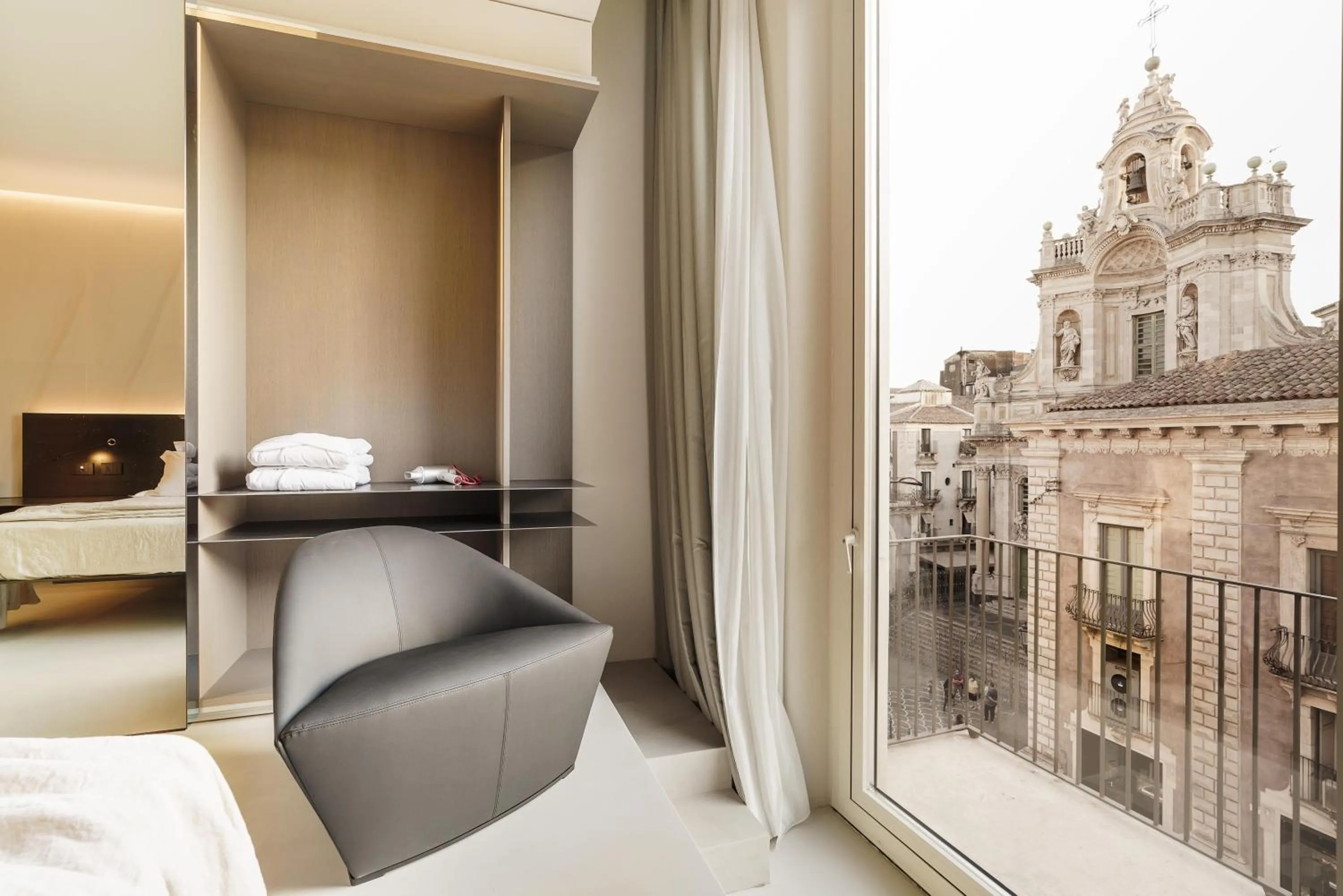 Property building, Bed in Meo Design Suites & Spa