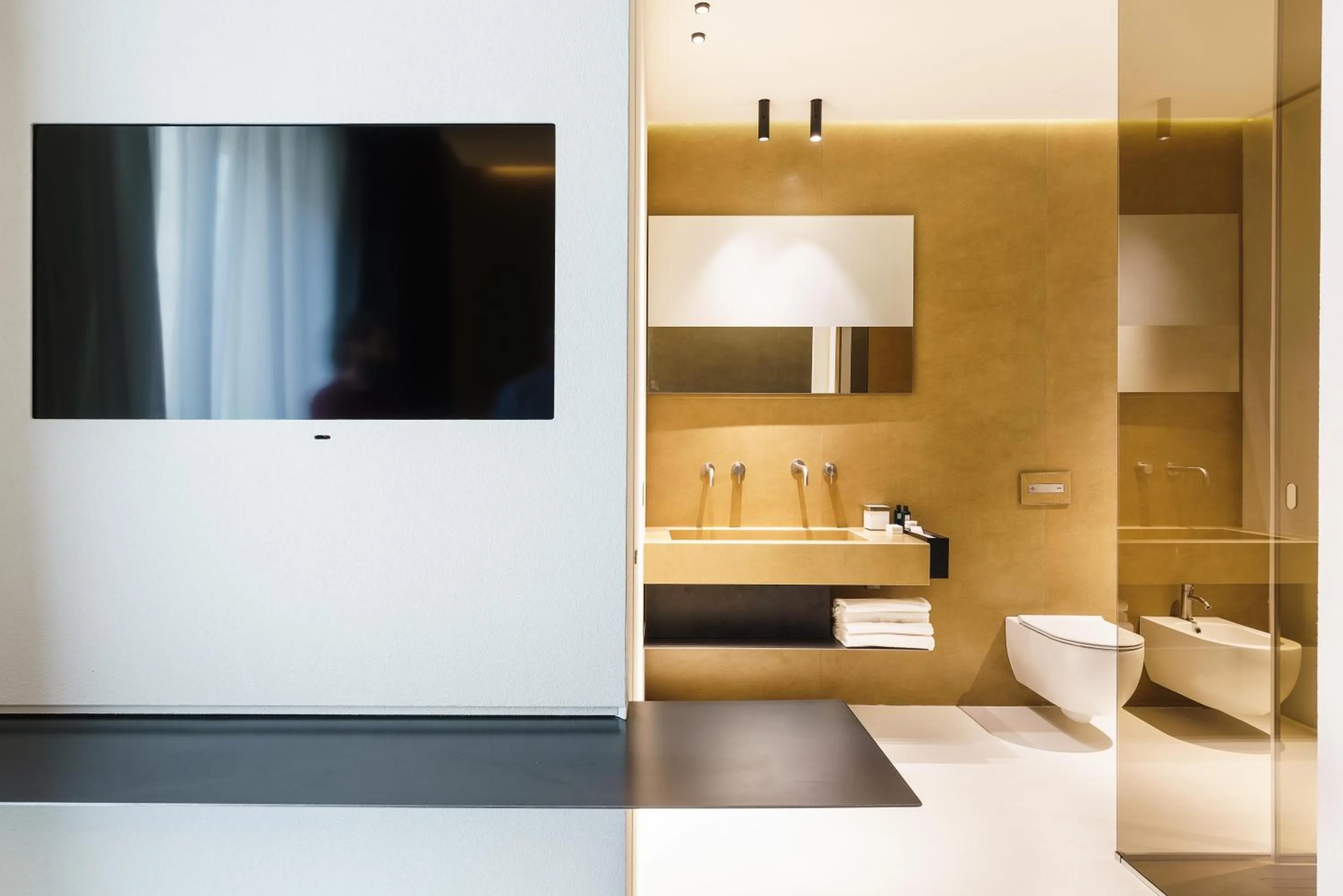 Shower in Meo Design Suites & Spa