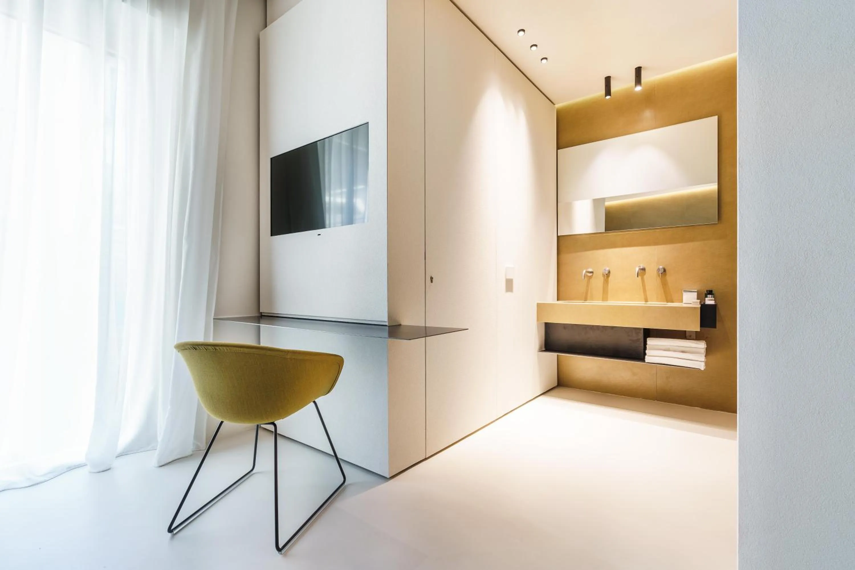 Shower in Meo Design Suites & Spa