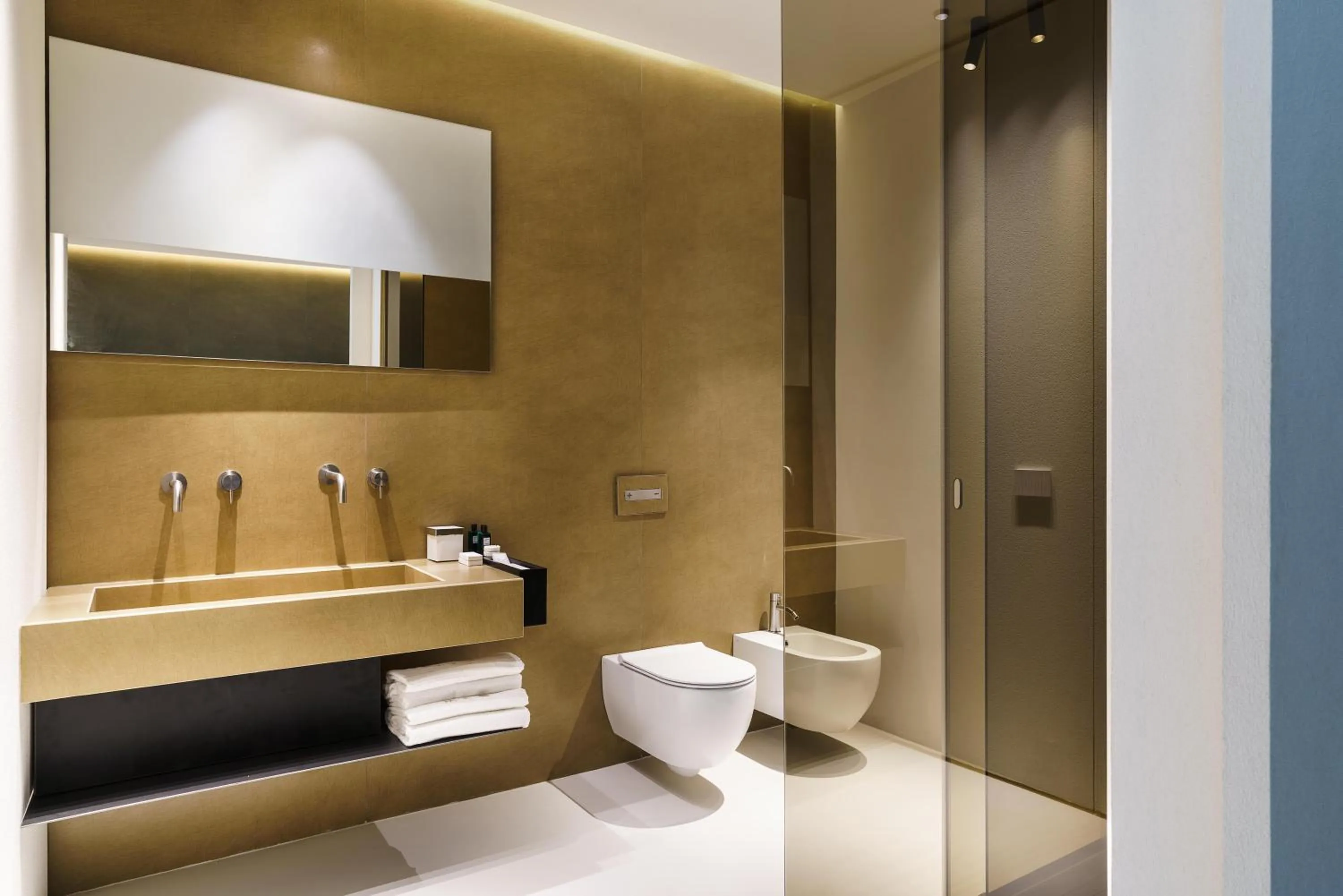 Shower in Meo Design Suites & Spa