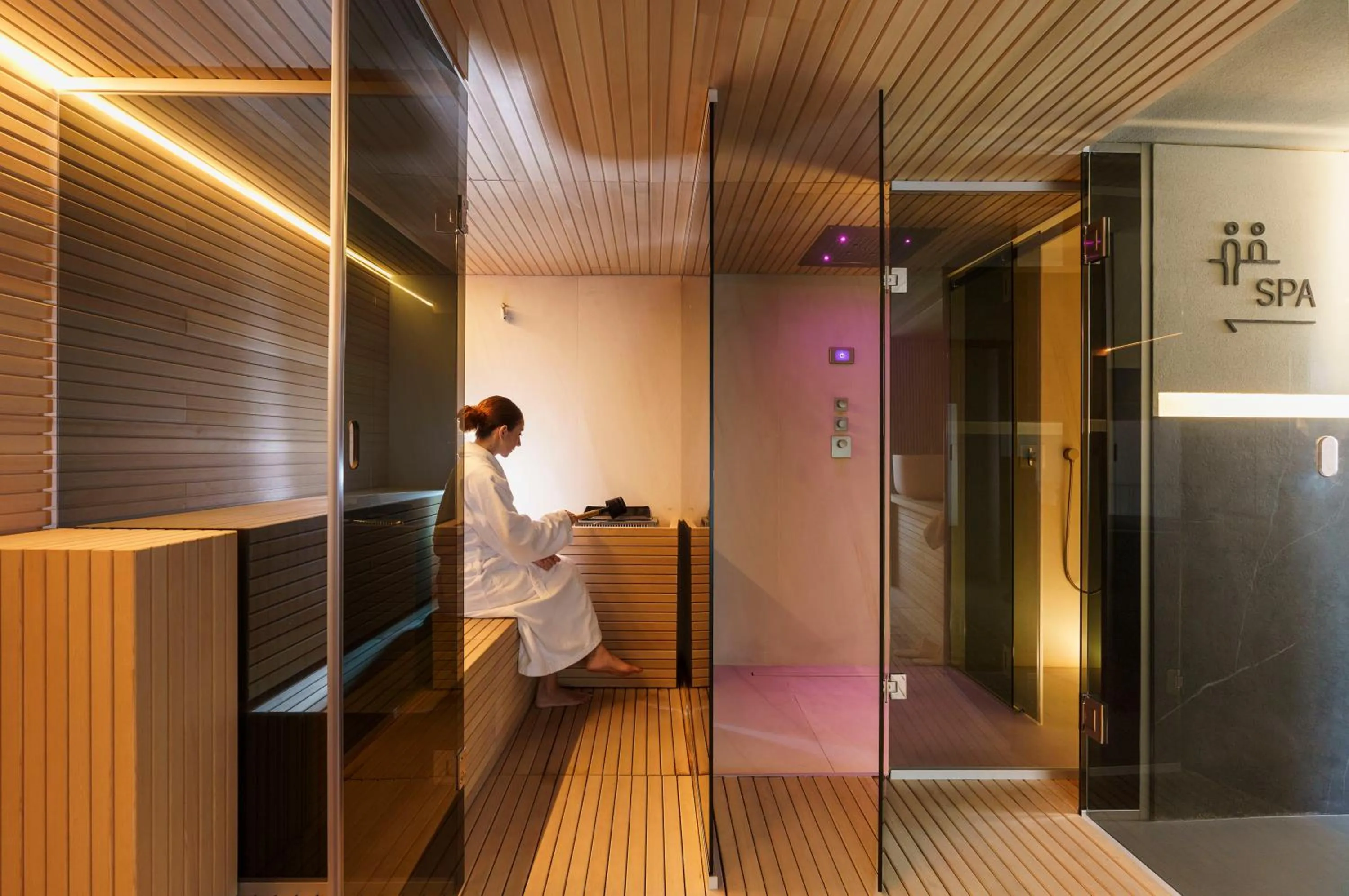 Sauna in Meo Design Suites & Spa