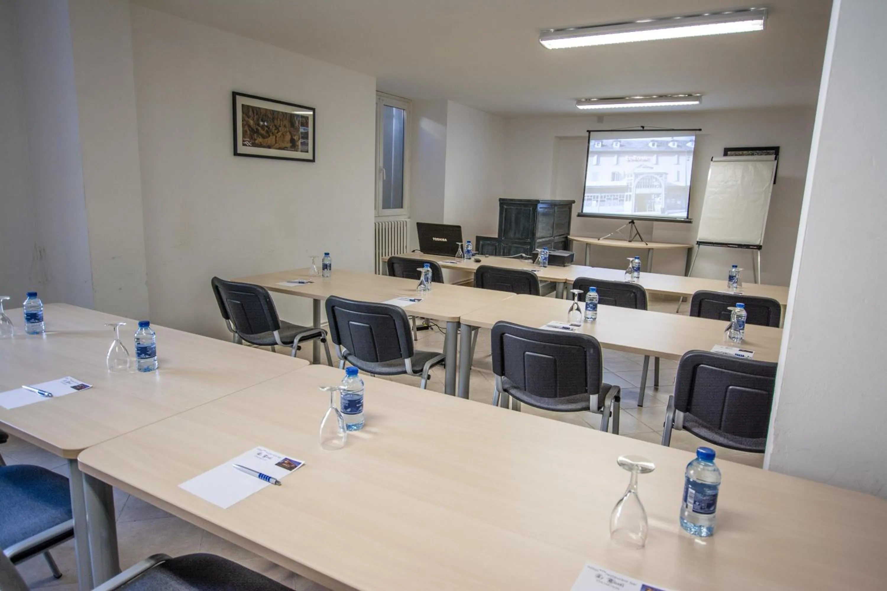 Seating area in Hôtel Le Tivoli