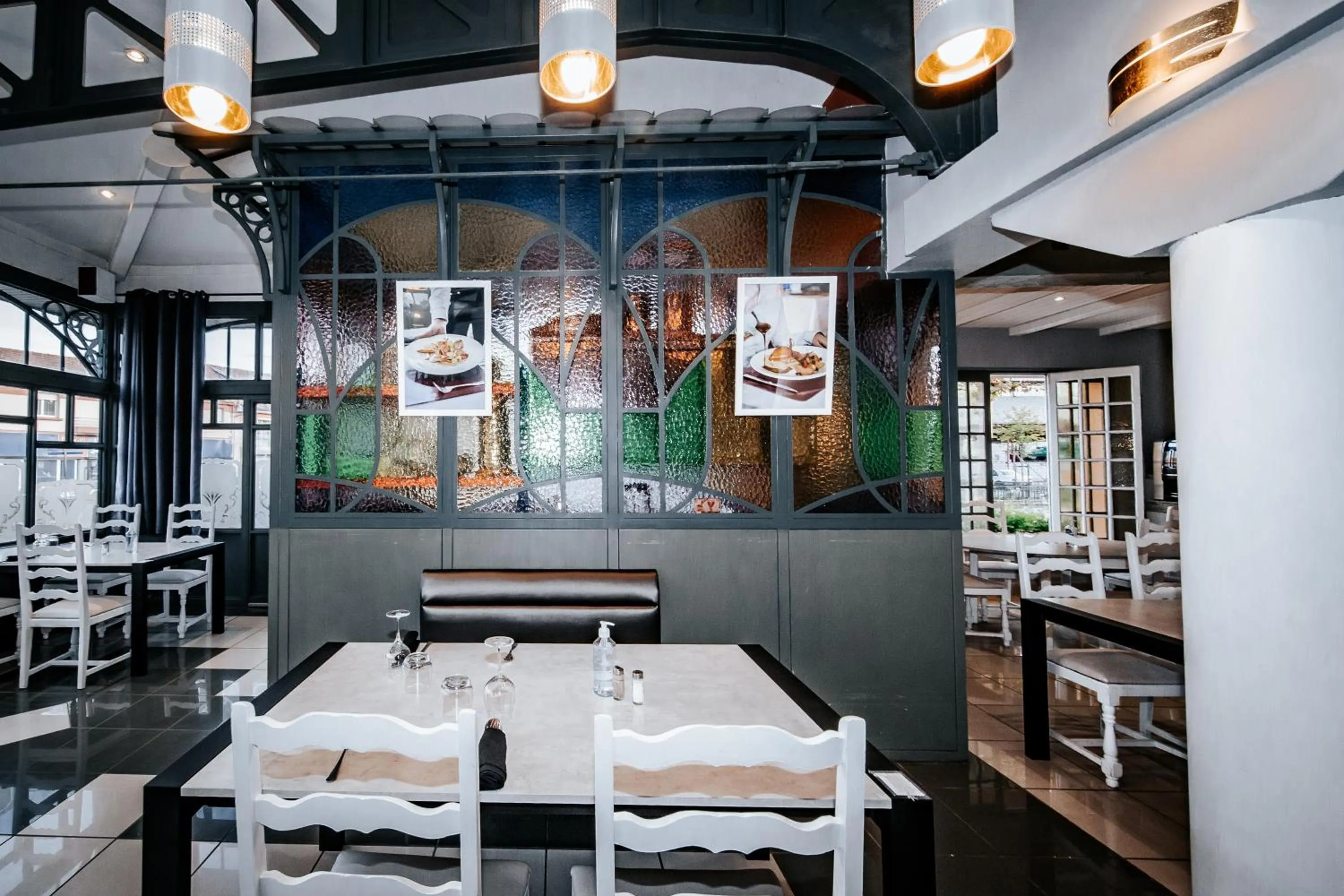 Restaurant/places to eat in Hôtel Le Tivoli