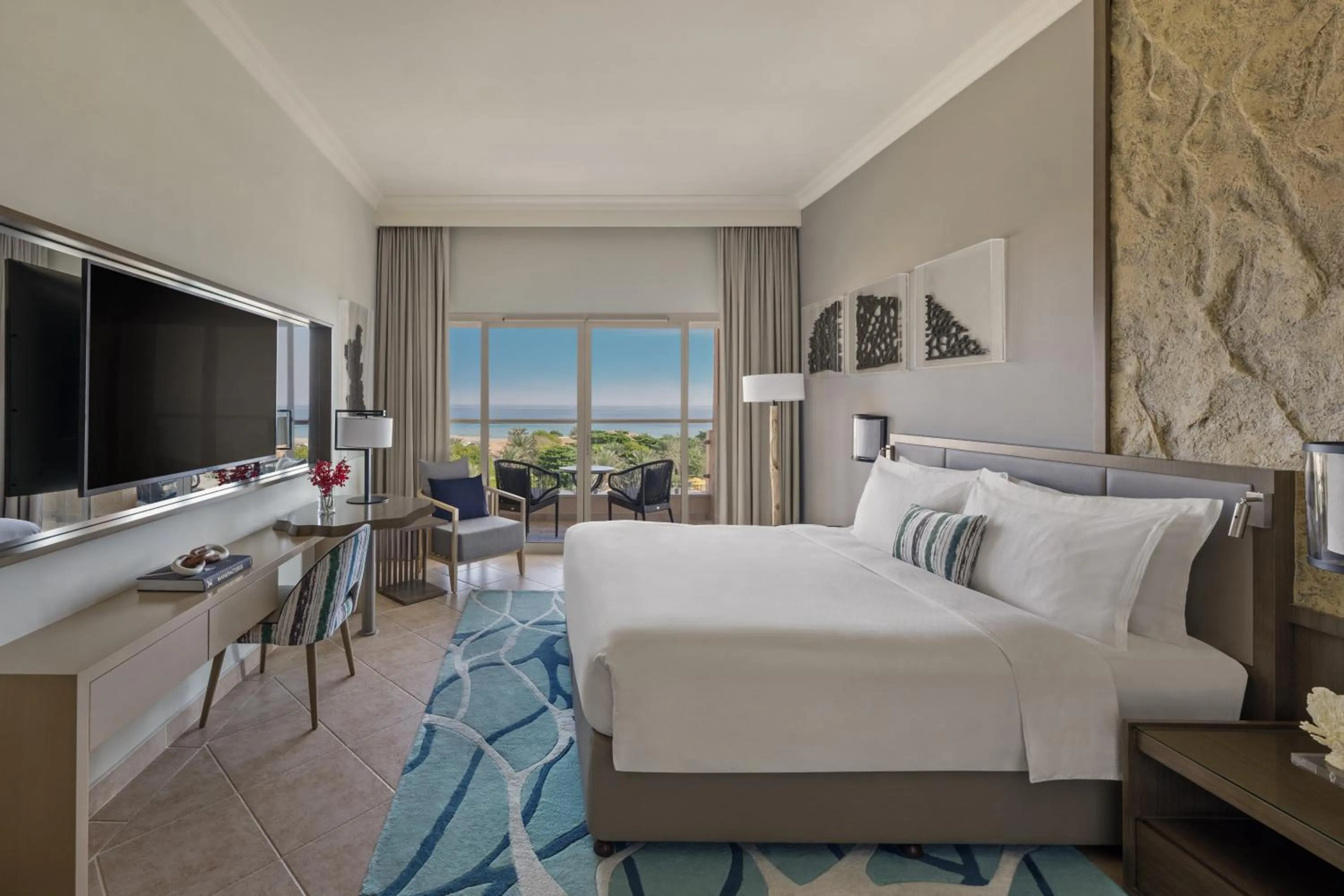 Bedroom, Bed in Fujairah Rotana Resort & Spa - Al Aqah Beach