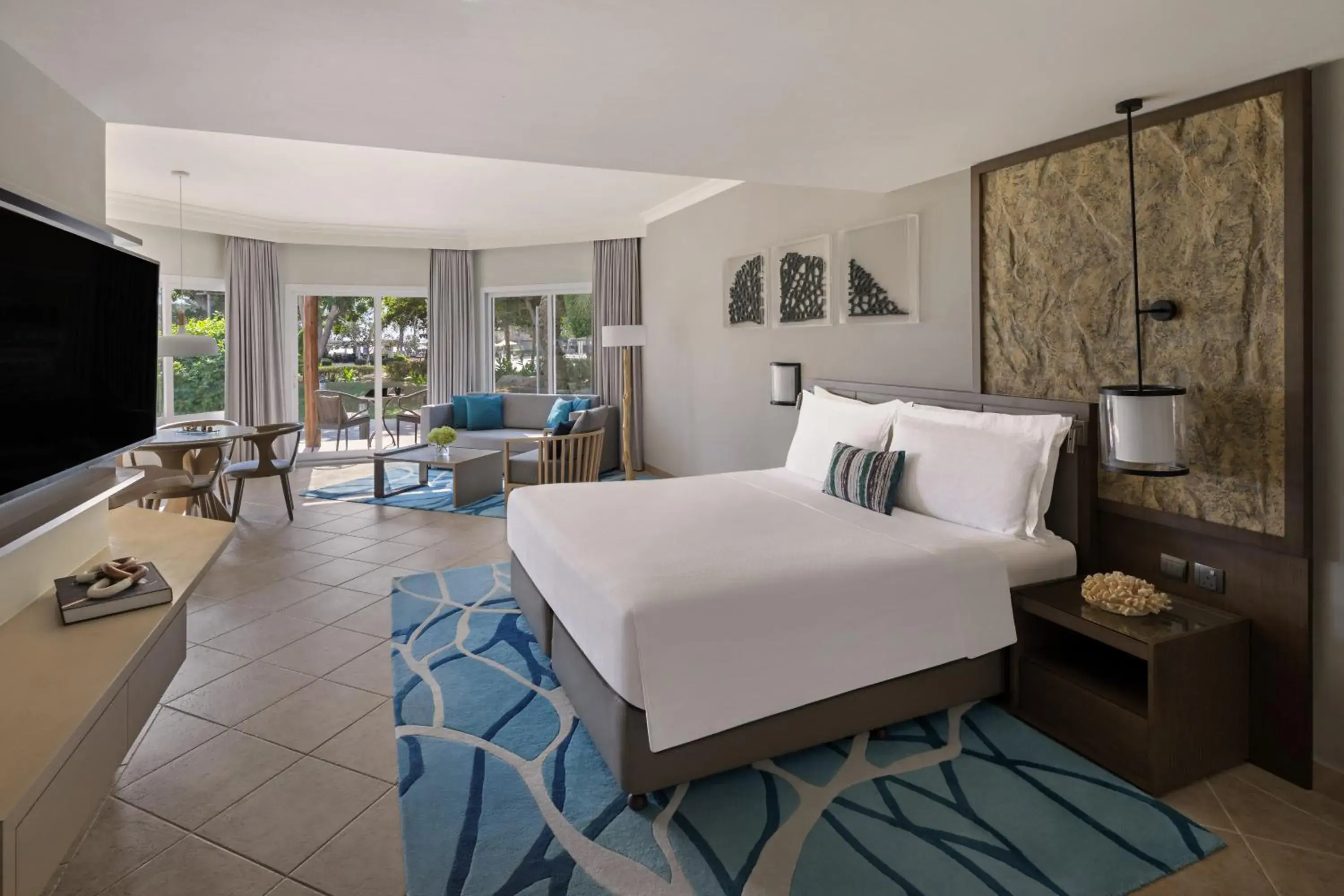 Garden View Suite with Terrace in Fujairah Rotana Resort & Spa - Al Aqah Beach Garden View Suite with Terrace in Fujairah Rotana Resort & Spa - Al Aqah Beach