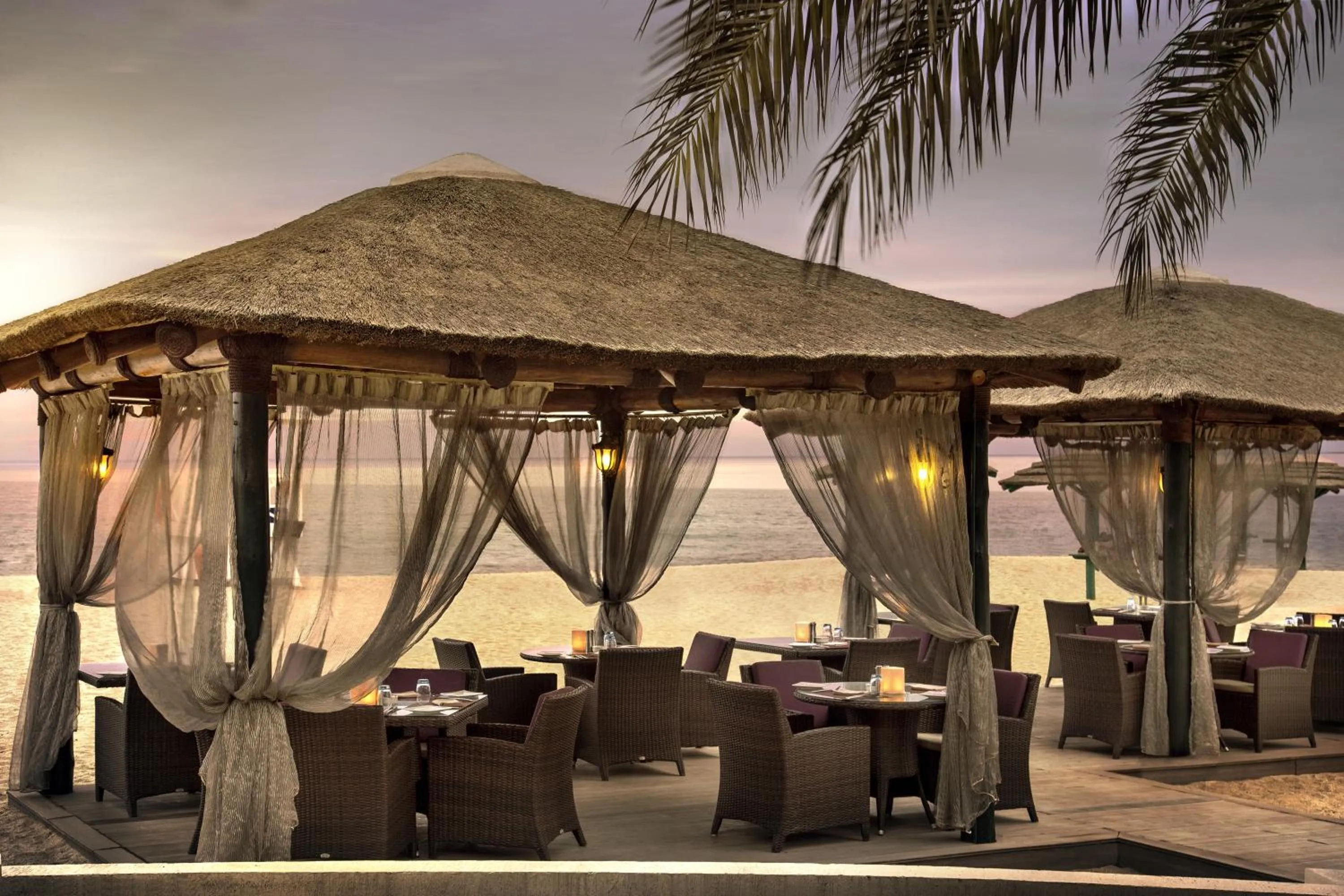 Restaurant/places to eat in Fujairah Rotana Resort & Spa - Al Aqah Beach