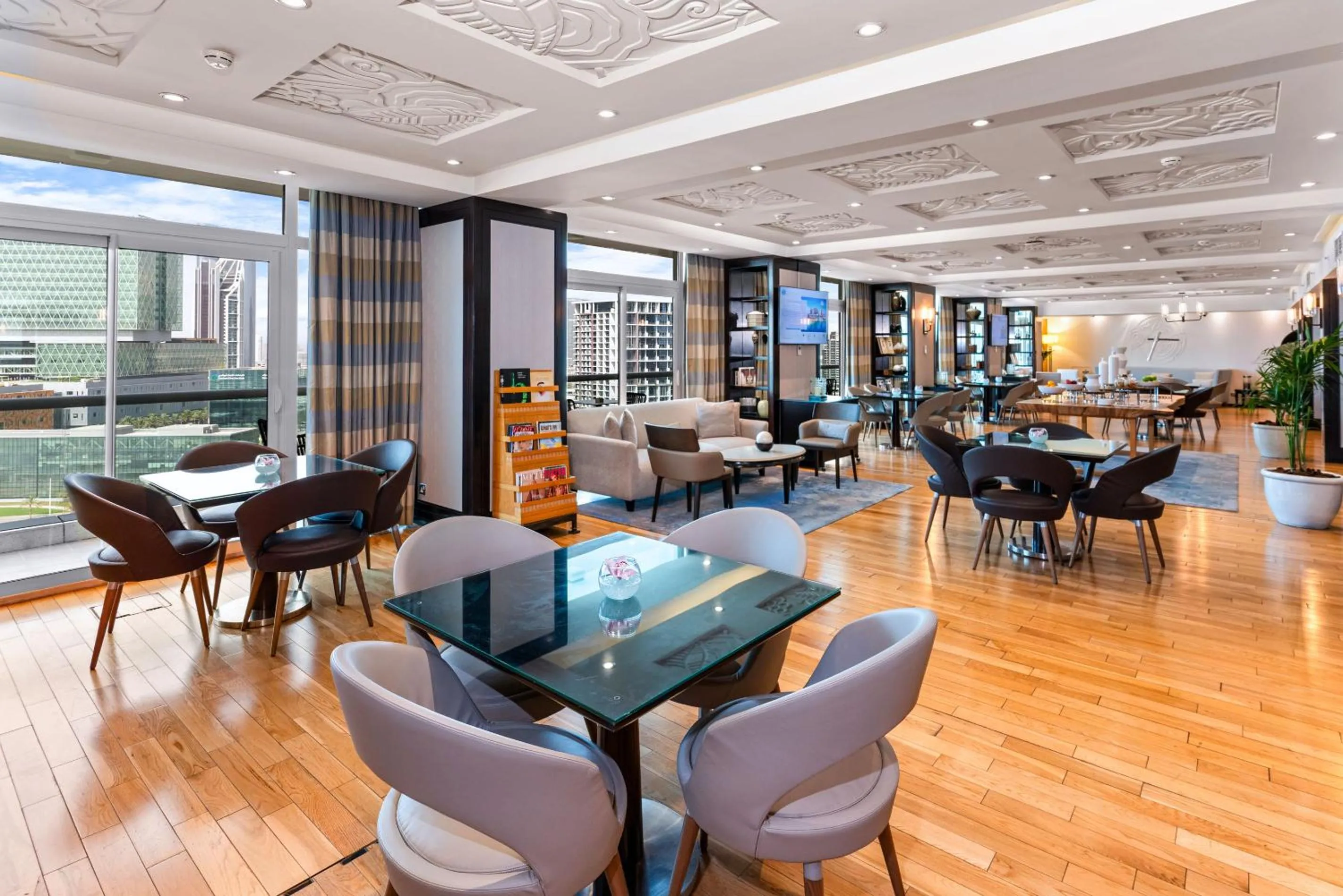 Lounge or bar in Beach Rotana - Abu Dhabi