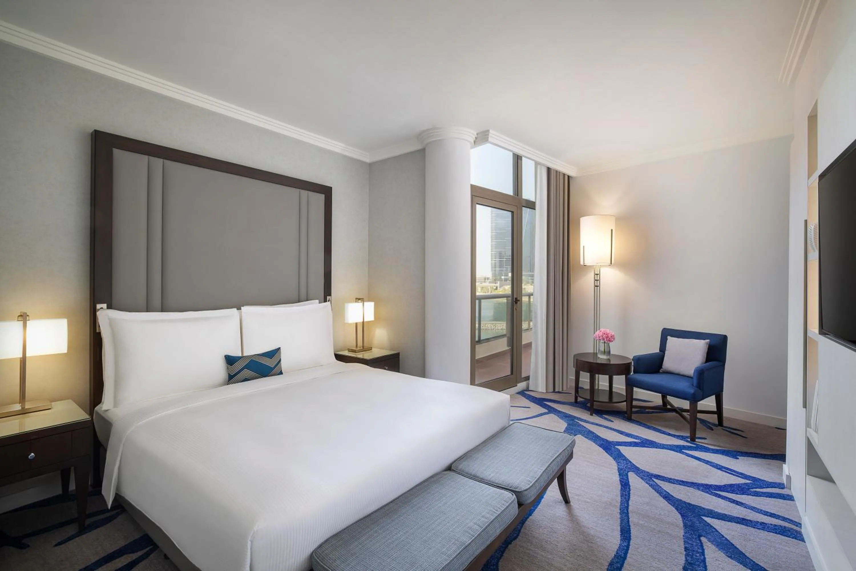 Bedroom, Bed in Beach Rotana - Abu Dhabi