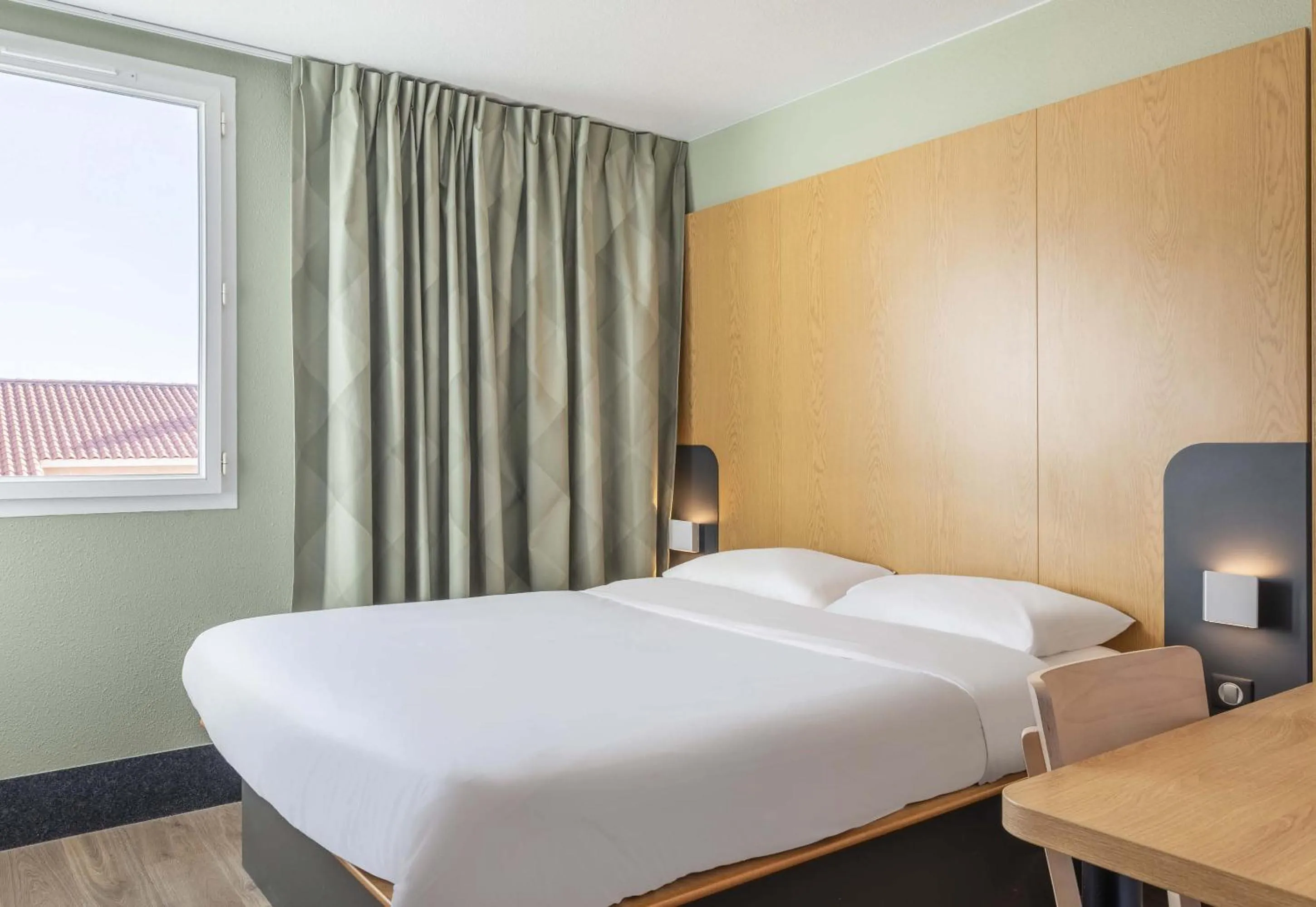 Bedroom, Bed in B&B HOTEL Martigues Port-de-Bouc