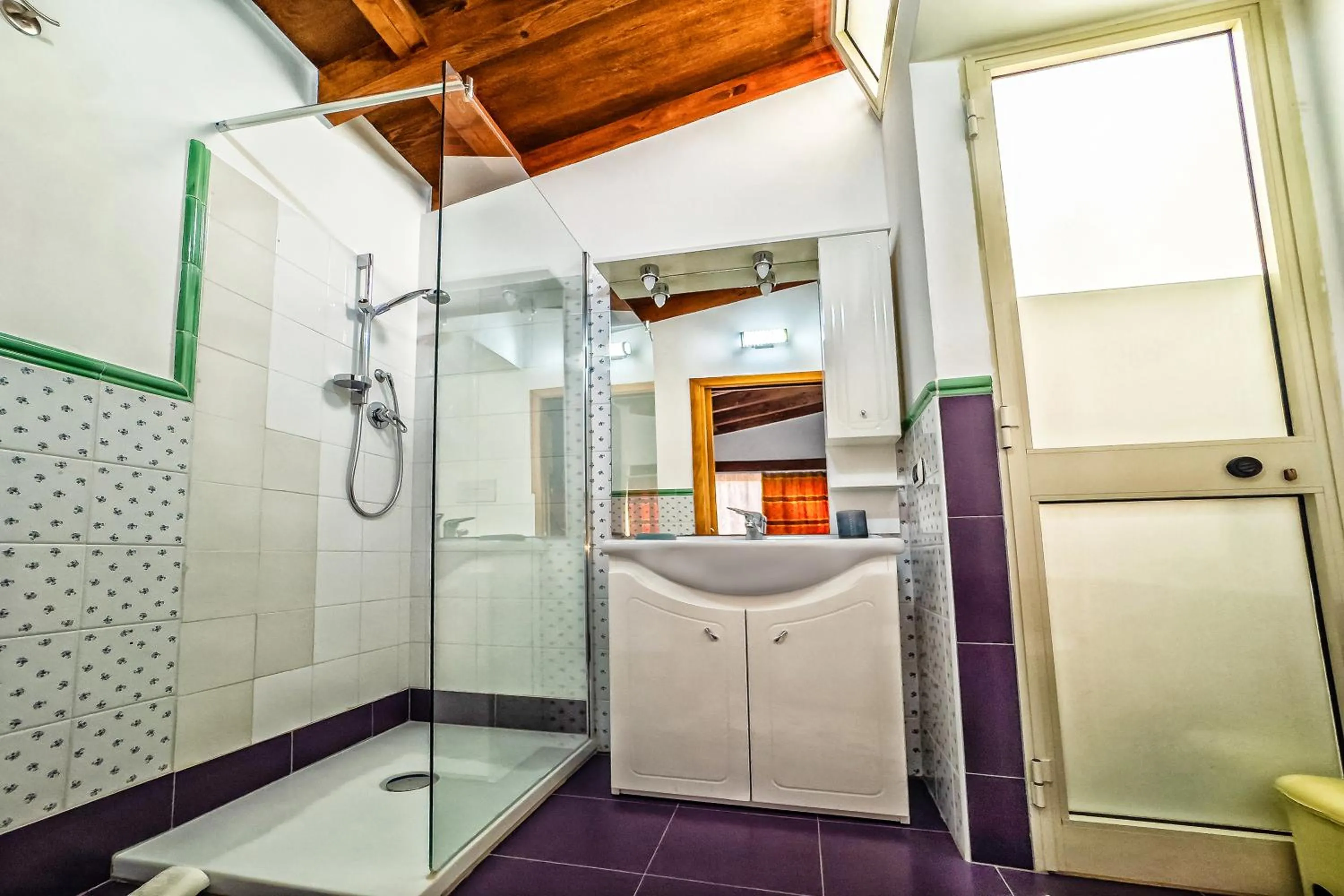 Shower in B&B Villa Bency