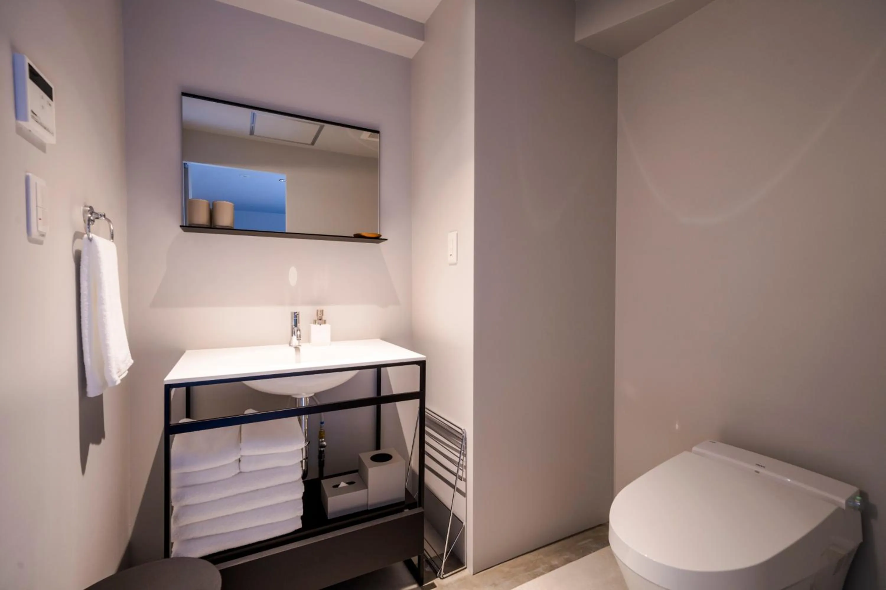 Bed in HOTEL PETIT SUITE SOGENJI ISHIMON